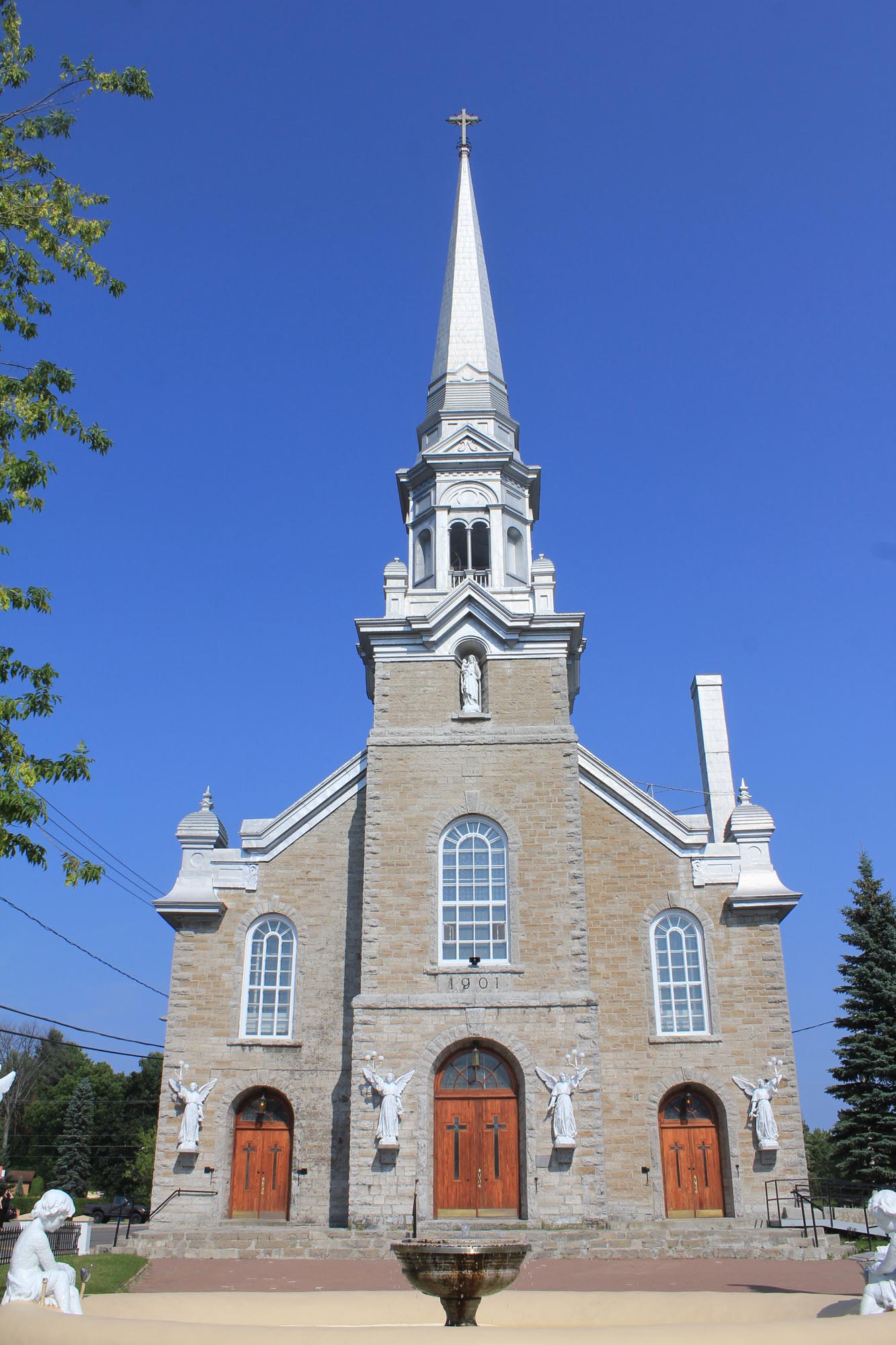 L'église Sainte-Anne à Chicoutoumi-nord