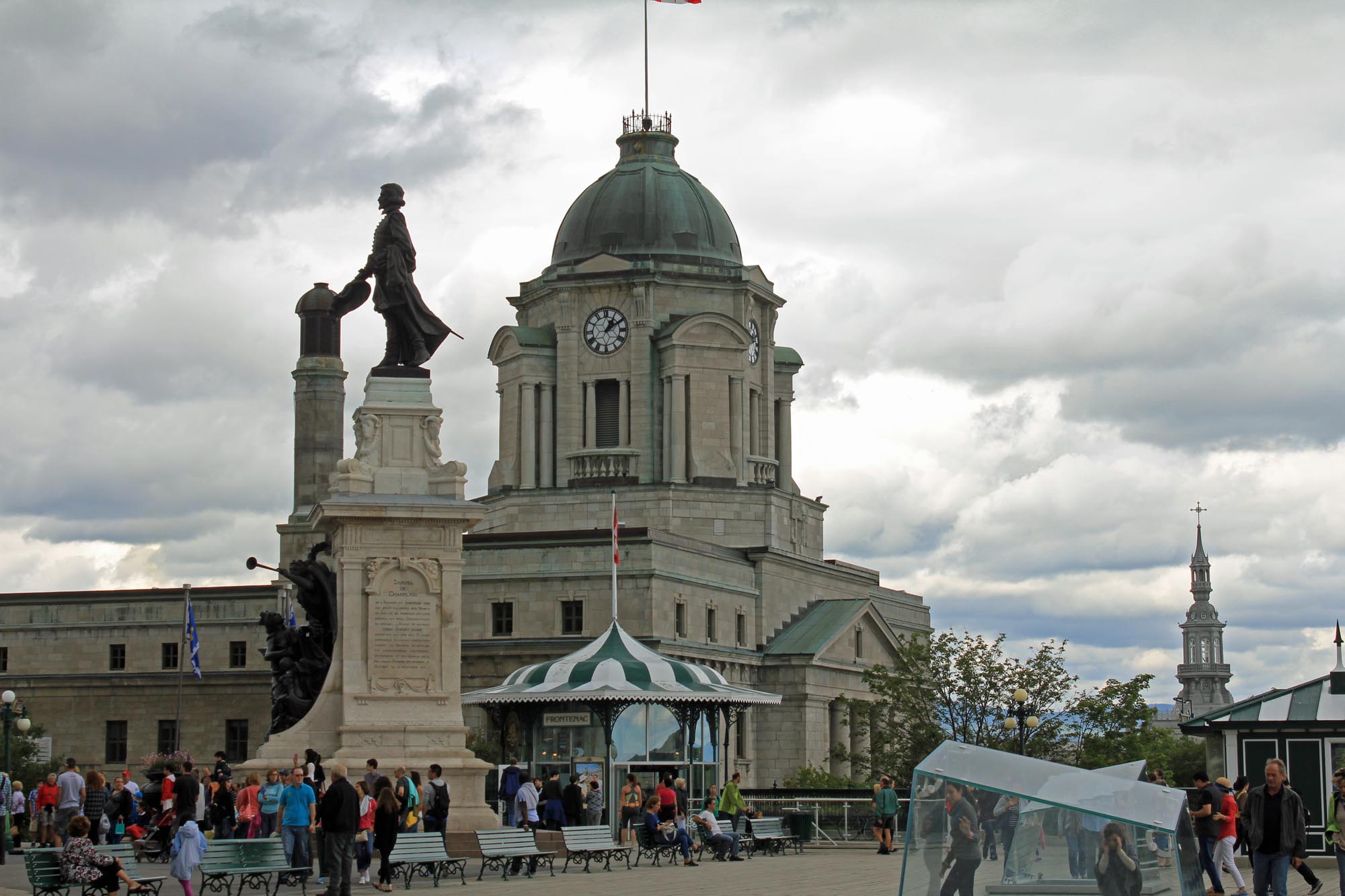Québec, place d'Armes, Samuel de Champlain