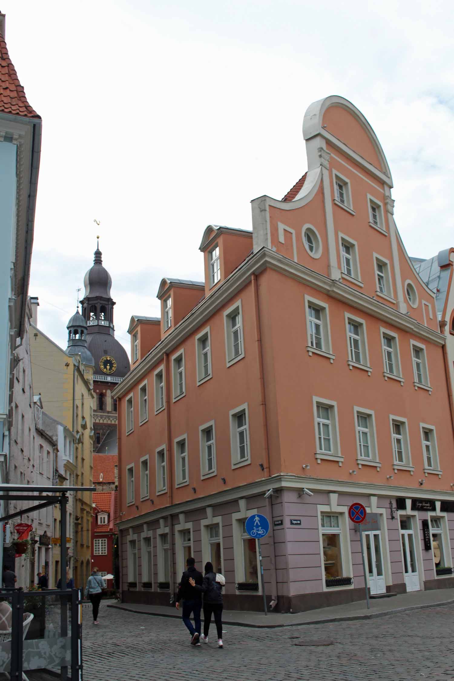 Riga, maison typique rose
