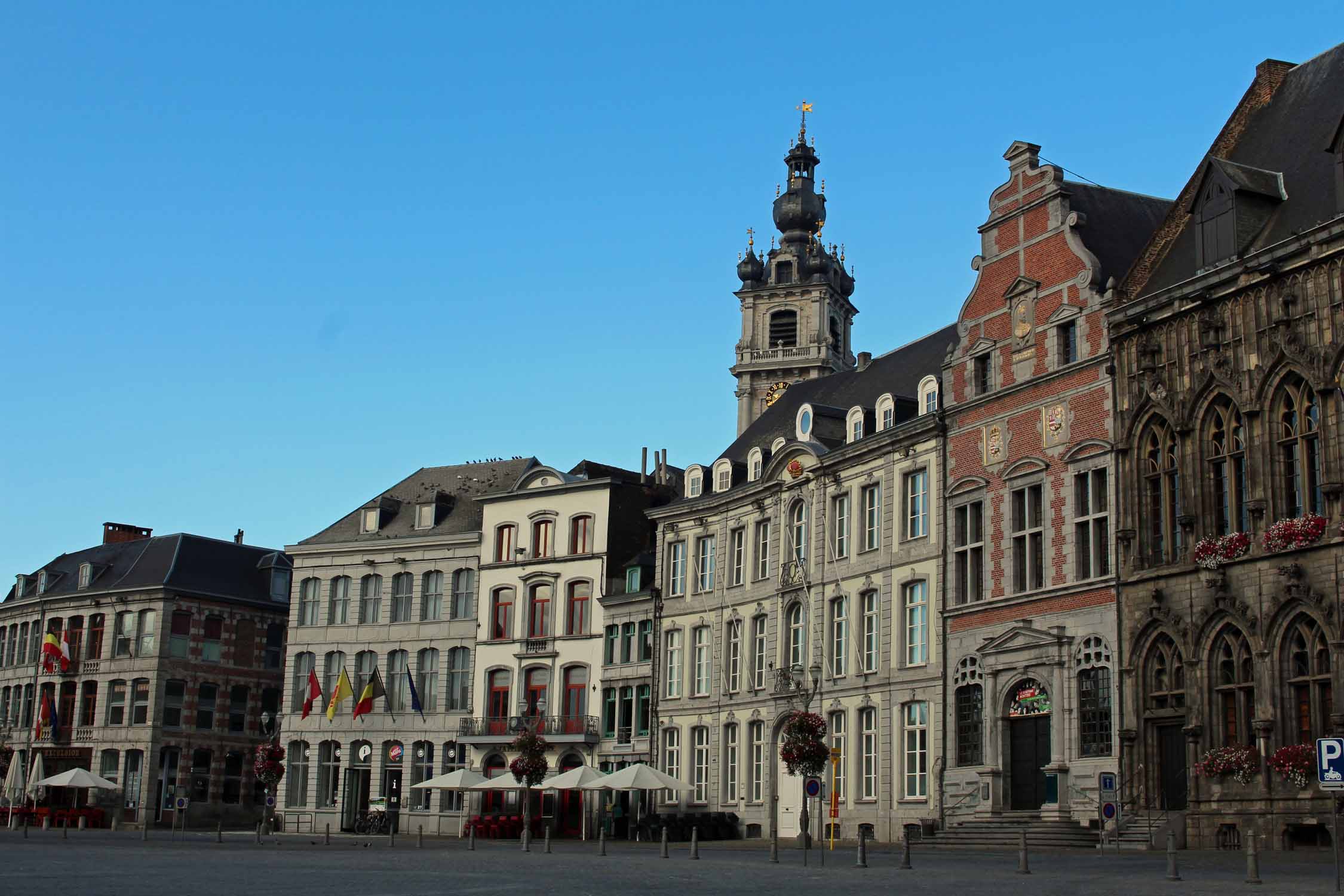 Mons, Grand-Place
