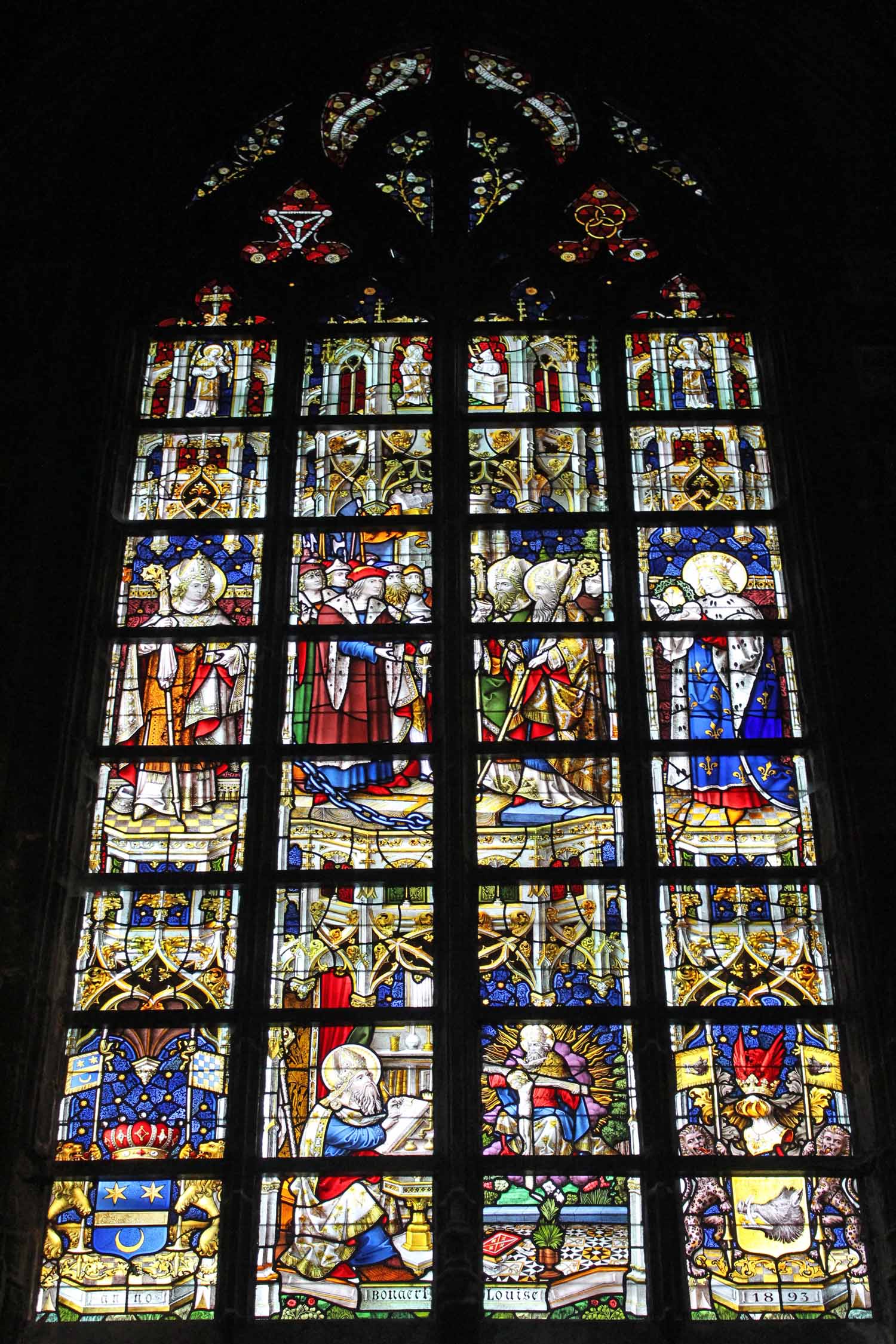 Mons, Collégiale Sainte-Waudru, vitraux