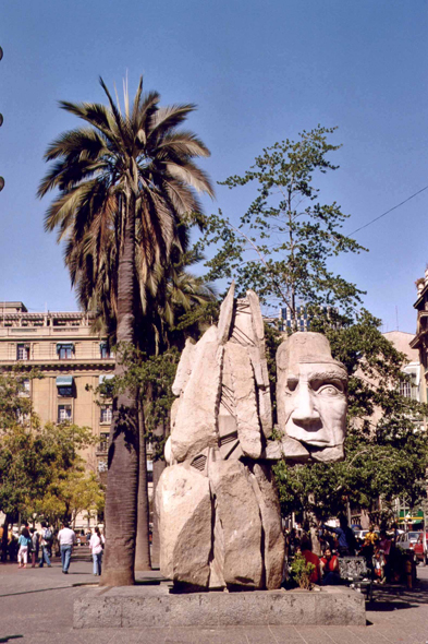 Santiago du Chili, Plaza de Armas, statue