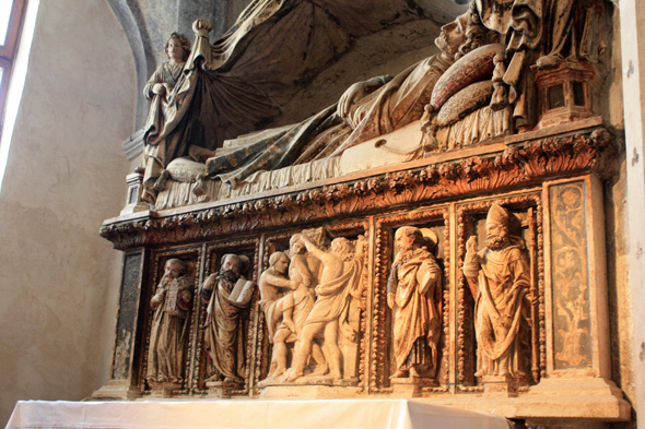 Split, Palais de Dioclétien, Saint-Domnius autel