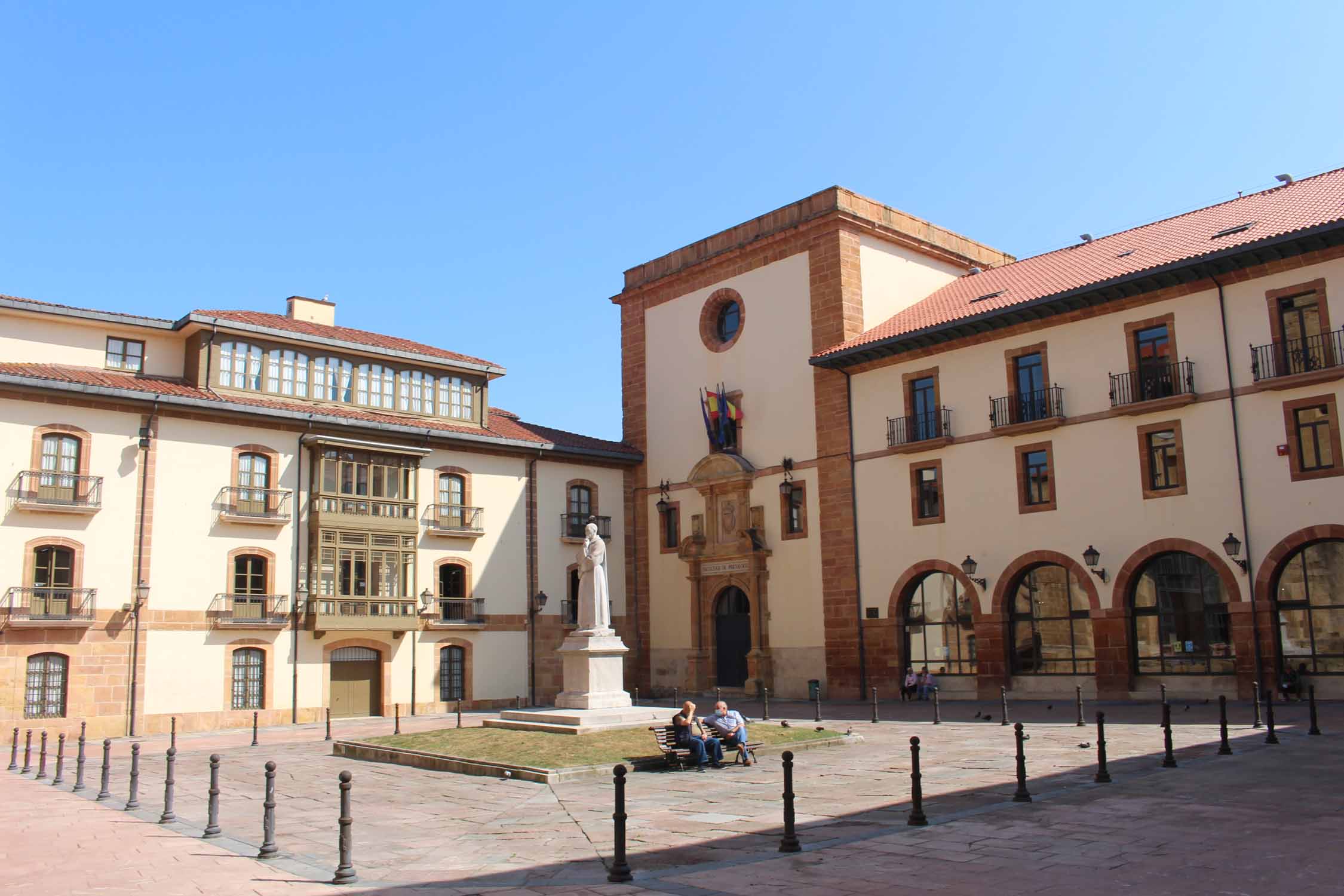 Oviedo, place de Feijóo