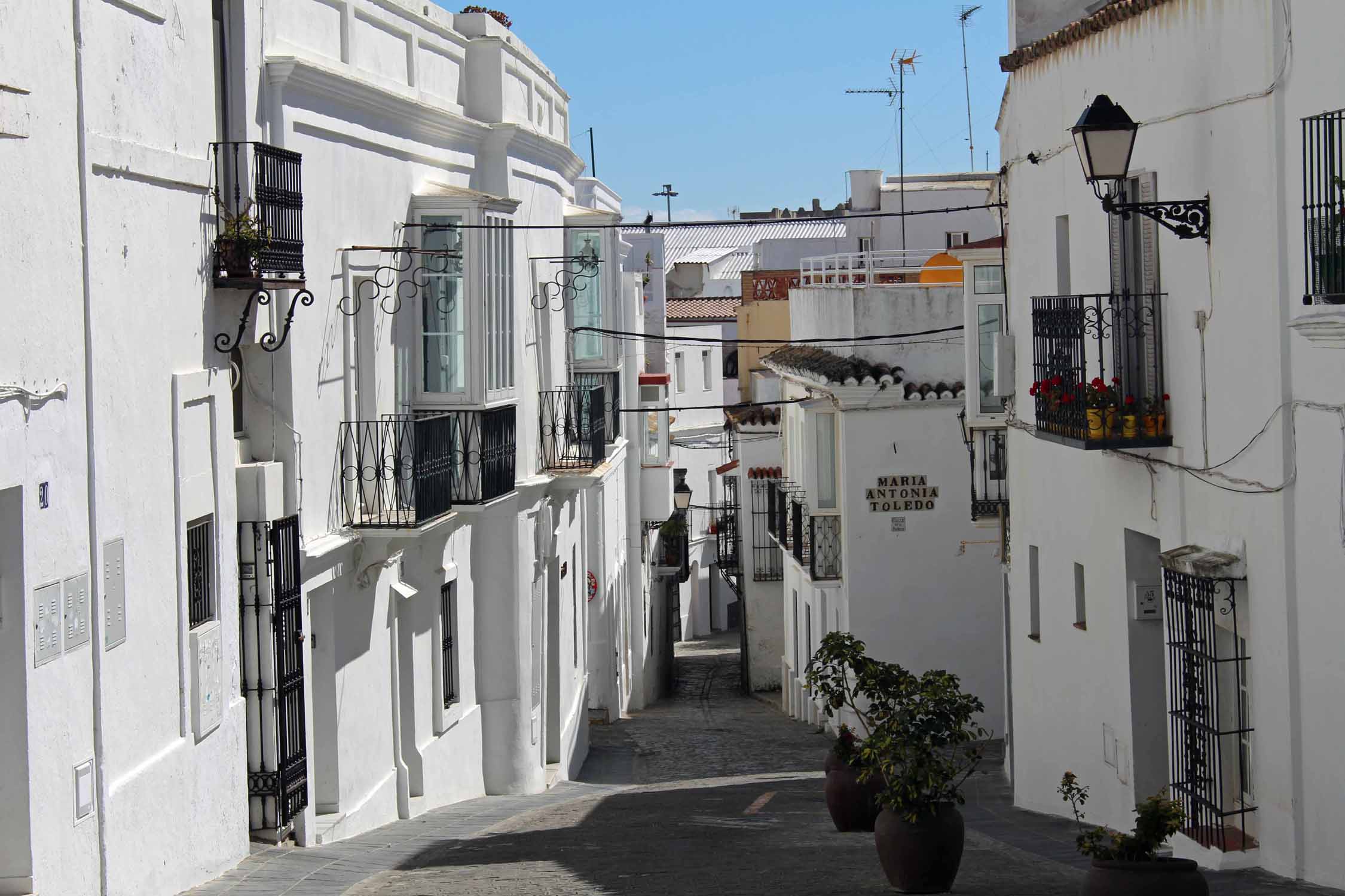 Tarifa, rue typique, maisons blanches