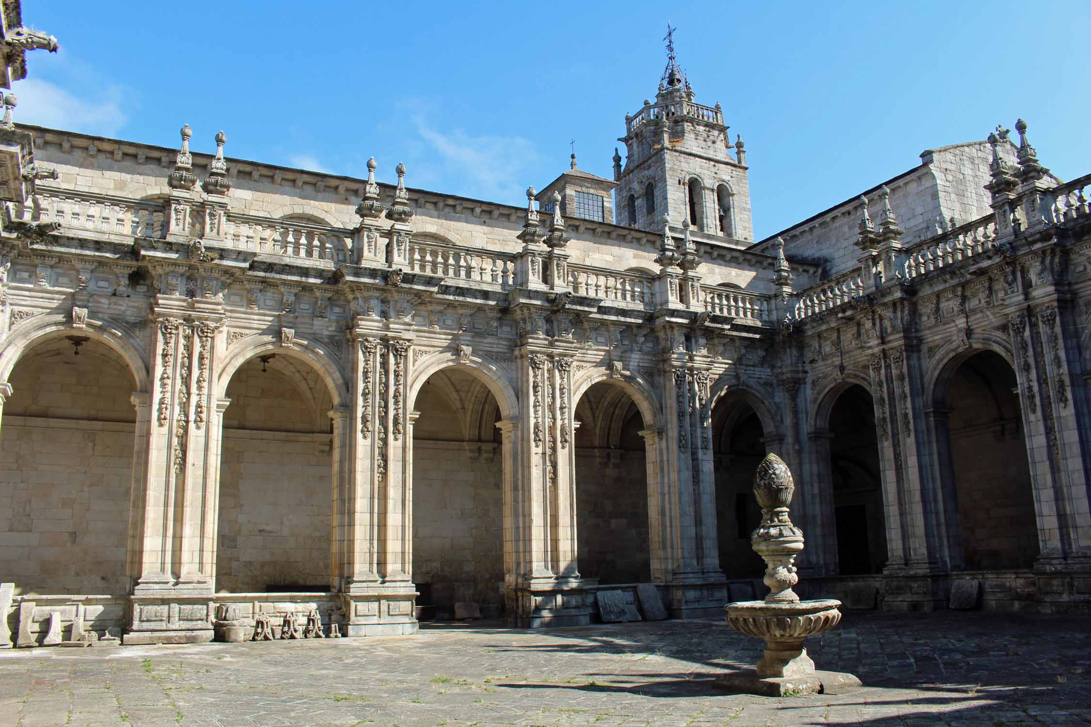 Cathédrale de Lugo, cloître