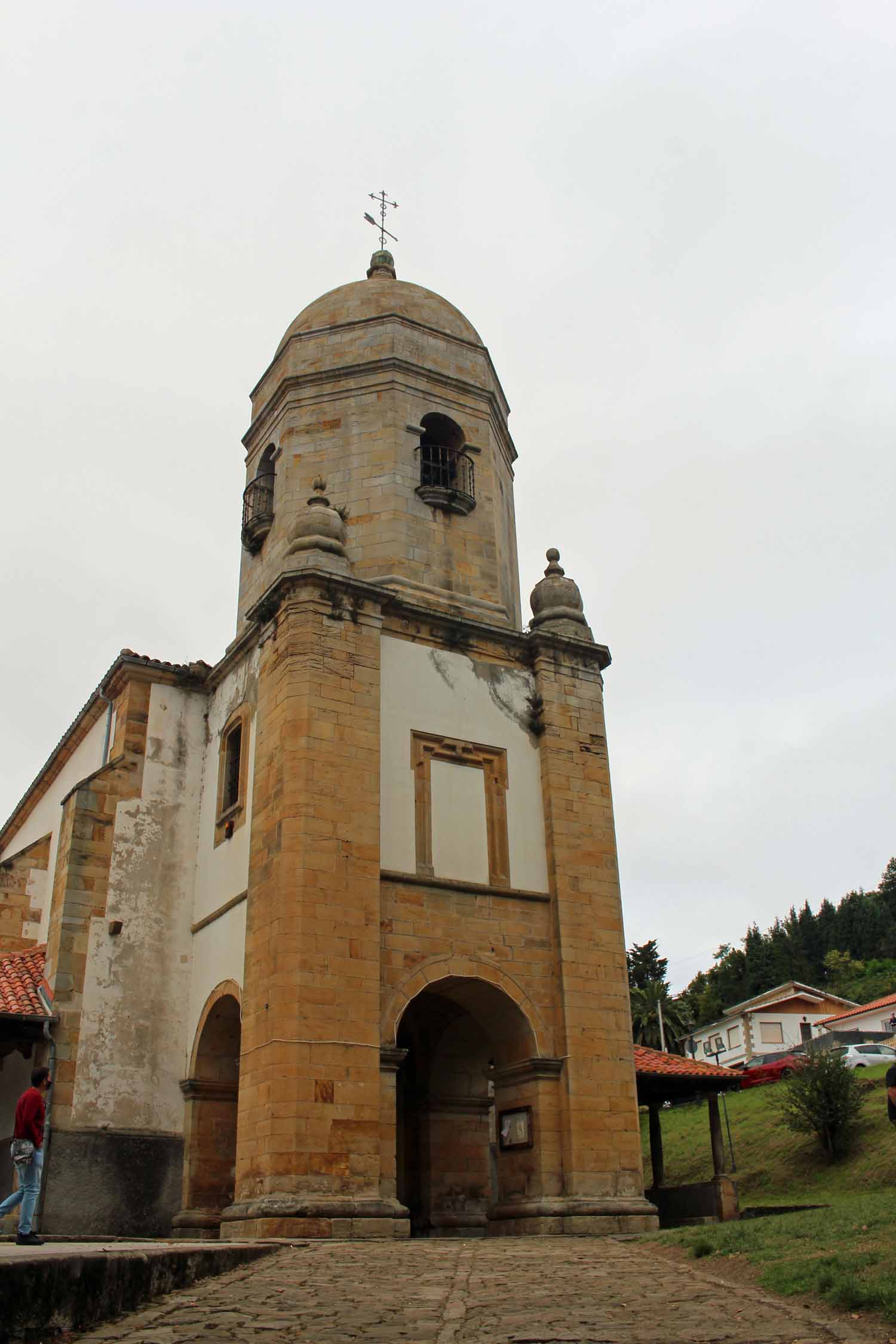 Lastres, église Santa Maria de Sabada