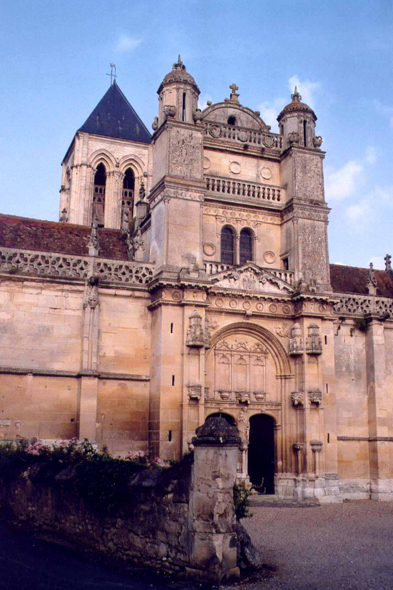 L'église de Vétheuil.