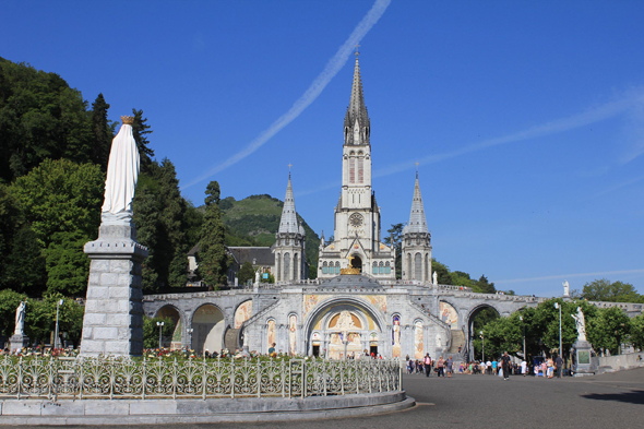 Basilique du rosaire, Lourdes