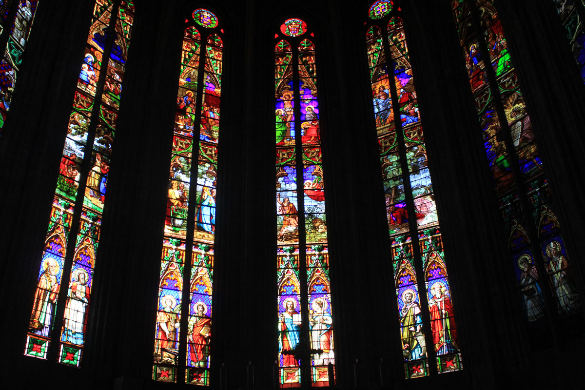 Cathédrale Saint-Fulcran, Lodève, vitraux