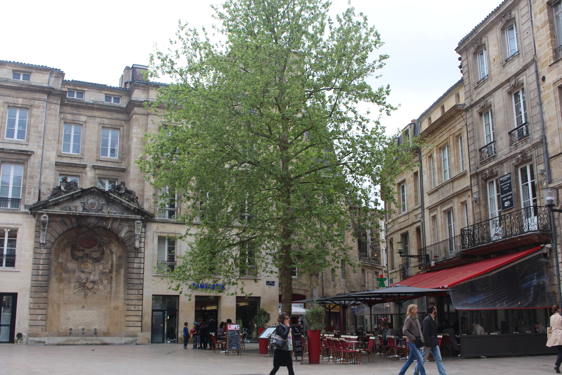 Bordeaux, place de Saint-Projet
