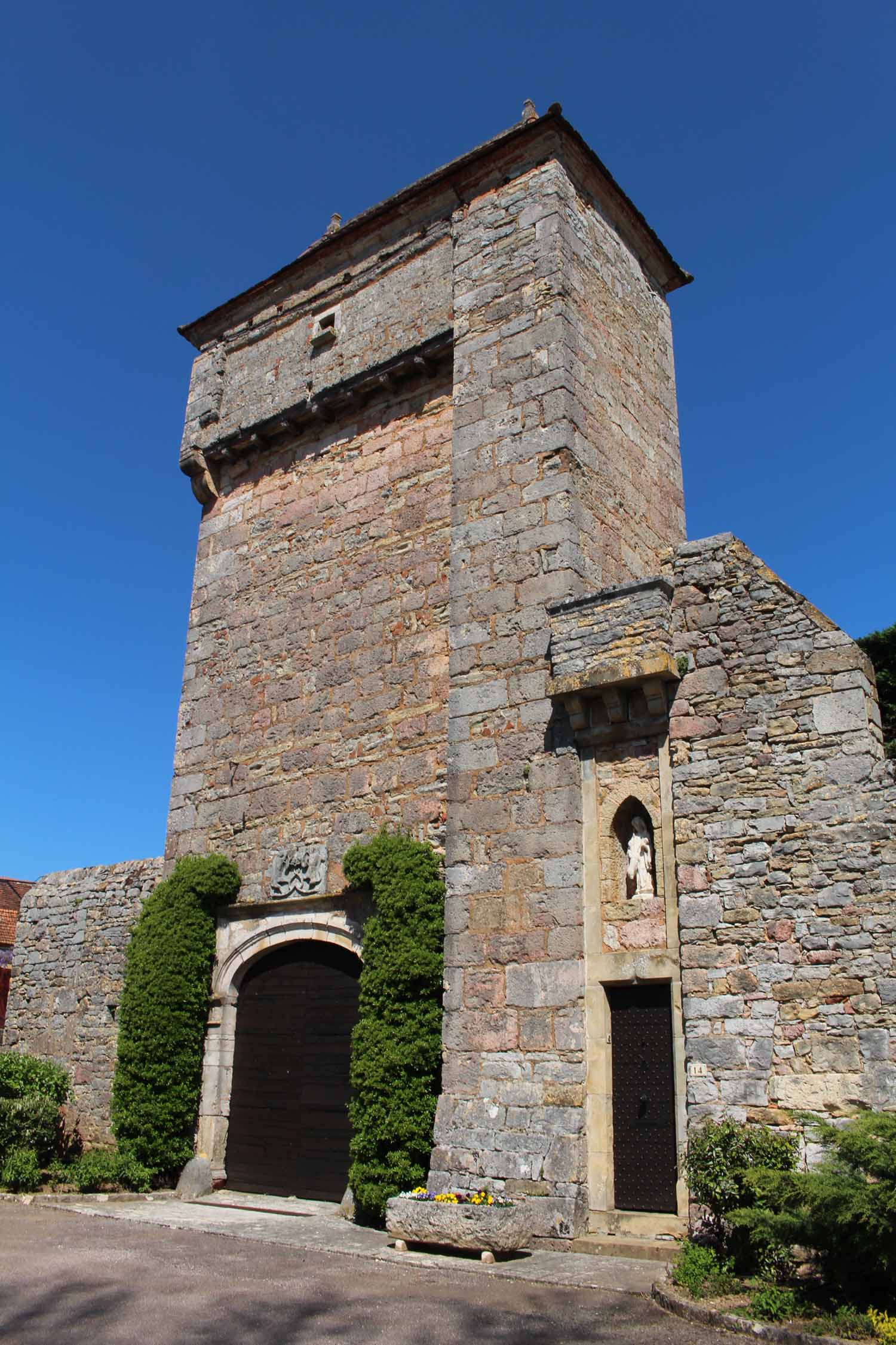 Loubressac, porte du château