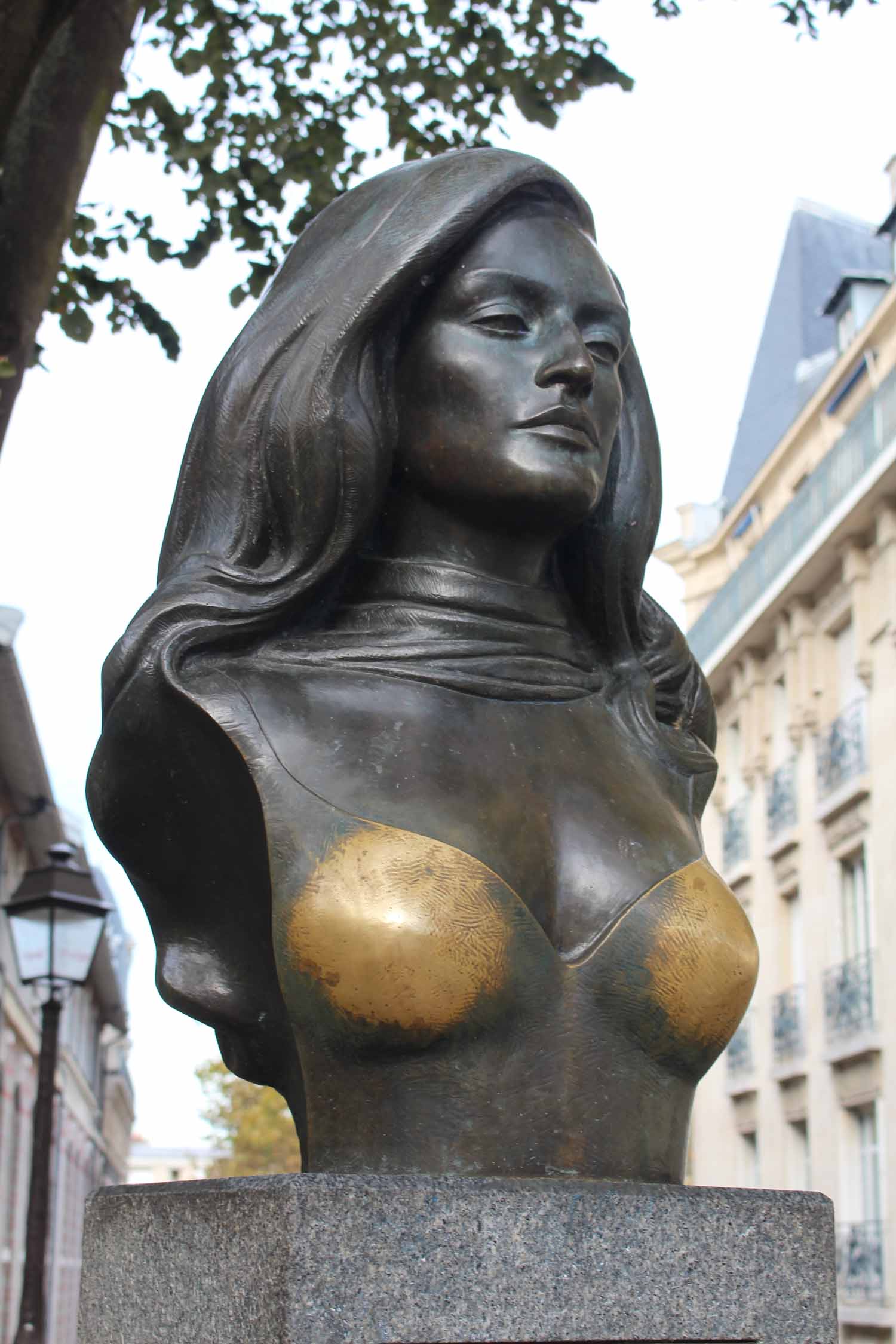 Paris, Montmartre, buste de Dalida