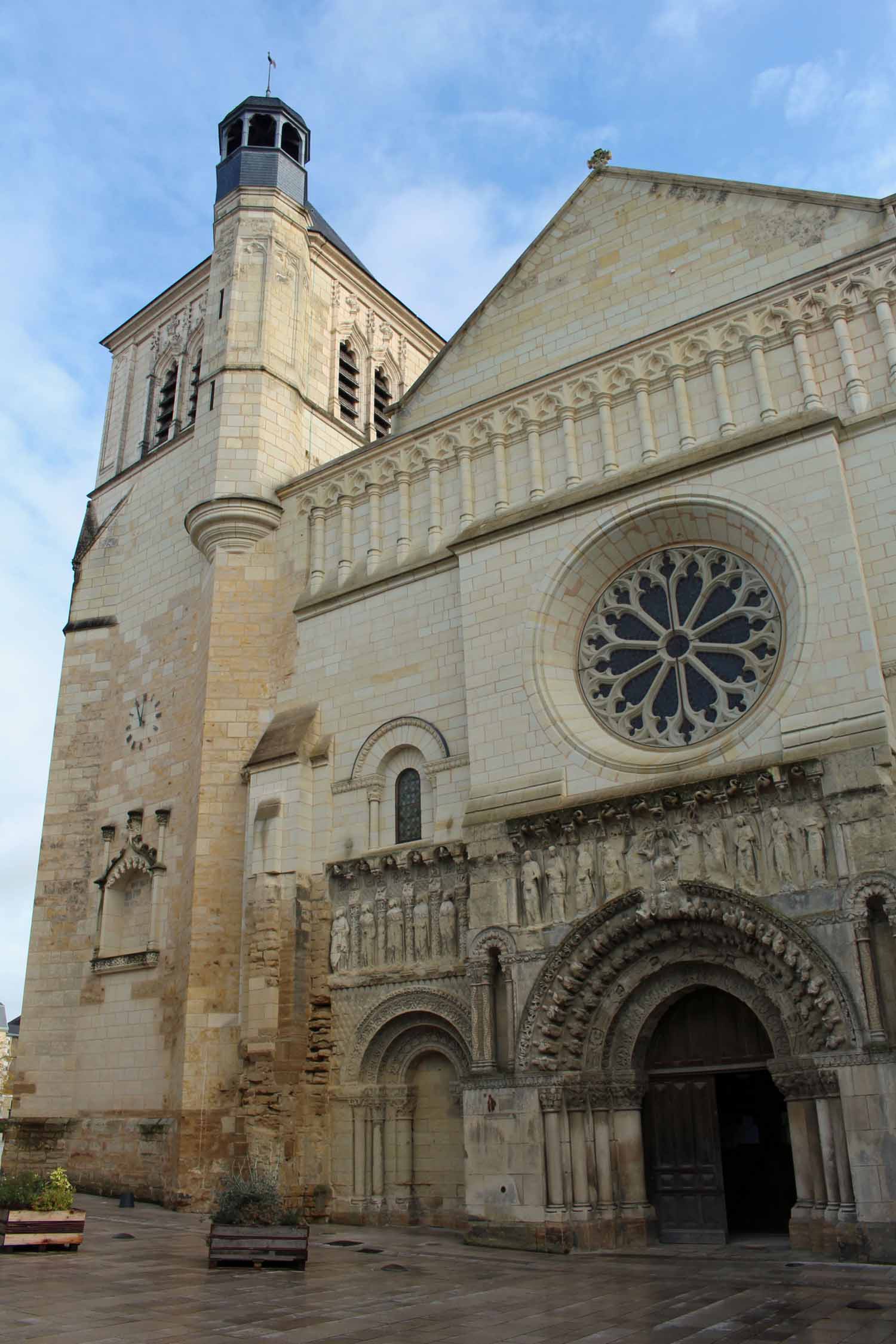 Thouars, église Saint-Médard