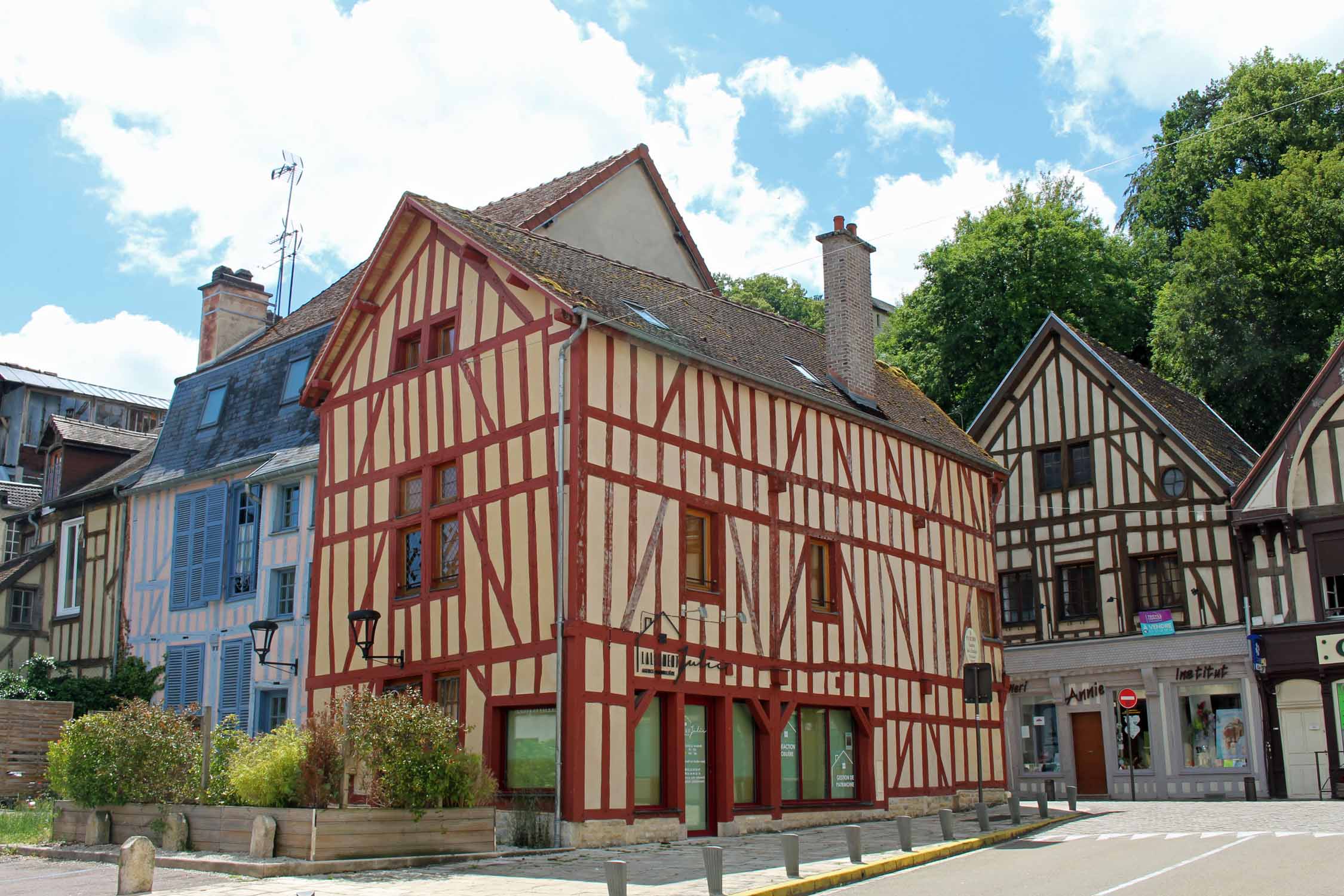 Bar-sur-Seine, maisons typiques à colombages