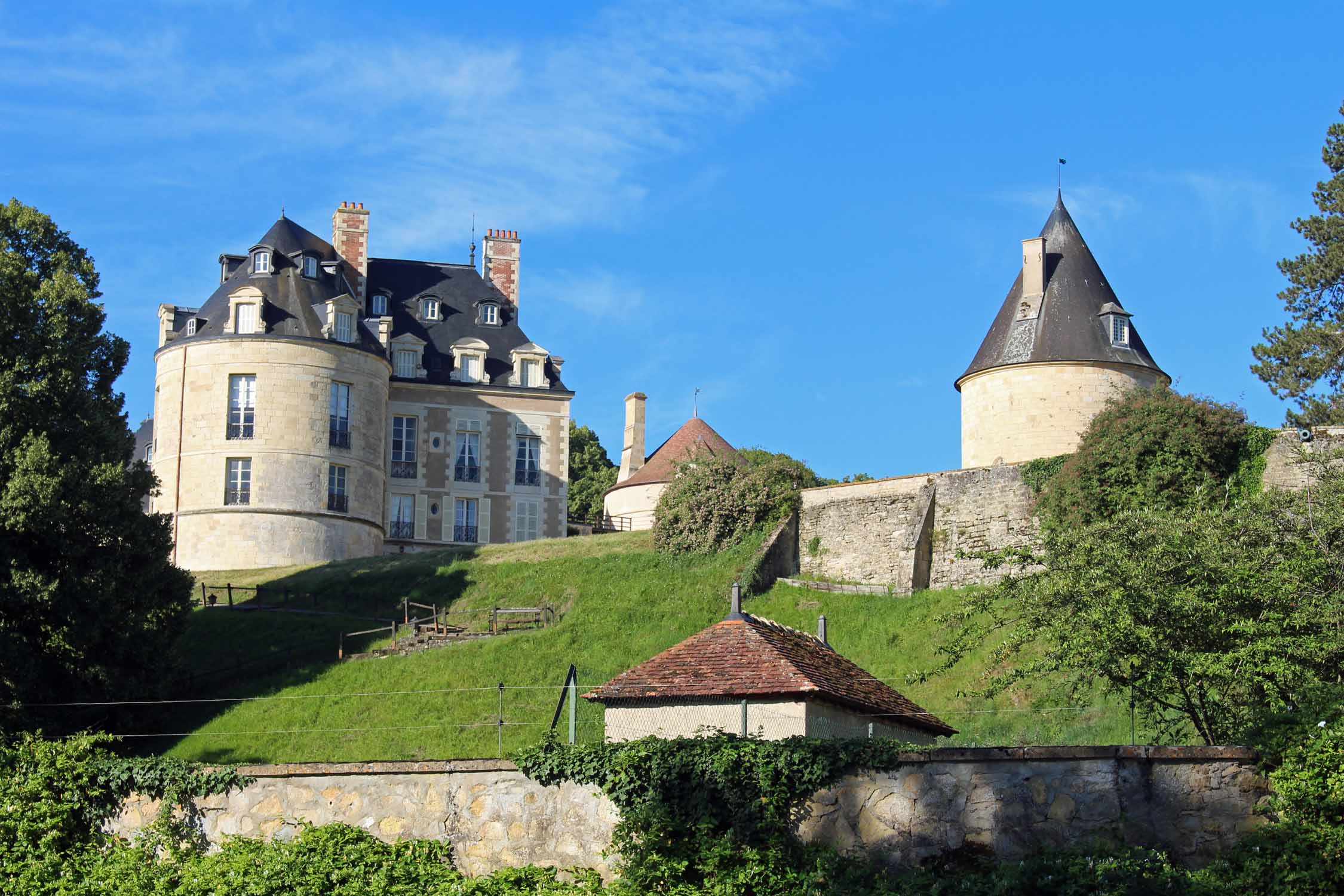 Apremont-sur-Allier, château