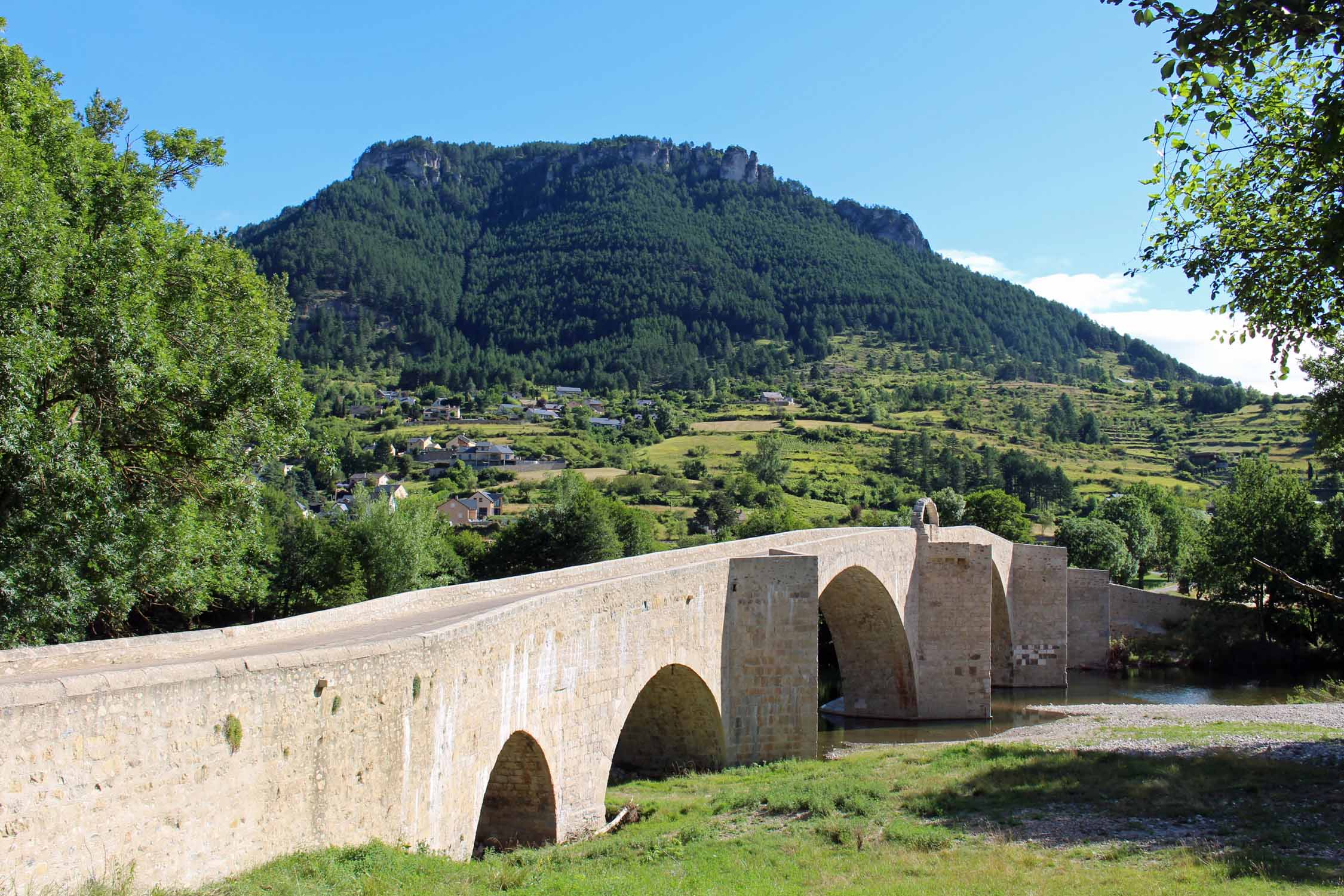 Gorges du Tarn, Quézac, pont médiéval