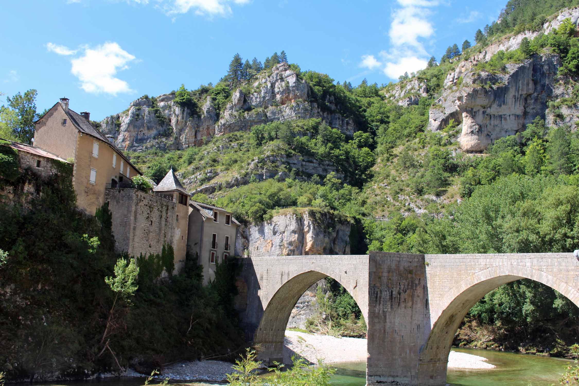 Gorges du Tarn, pont sur le Tarn, Sainte-Enimie