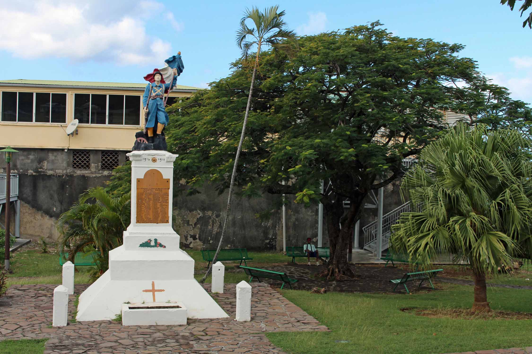 Guadeloupe, Pointe-Noire, monument aux morts