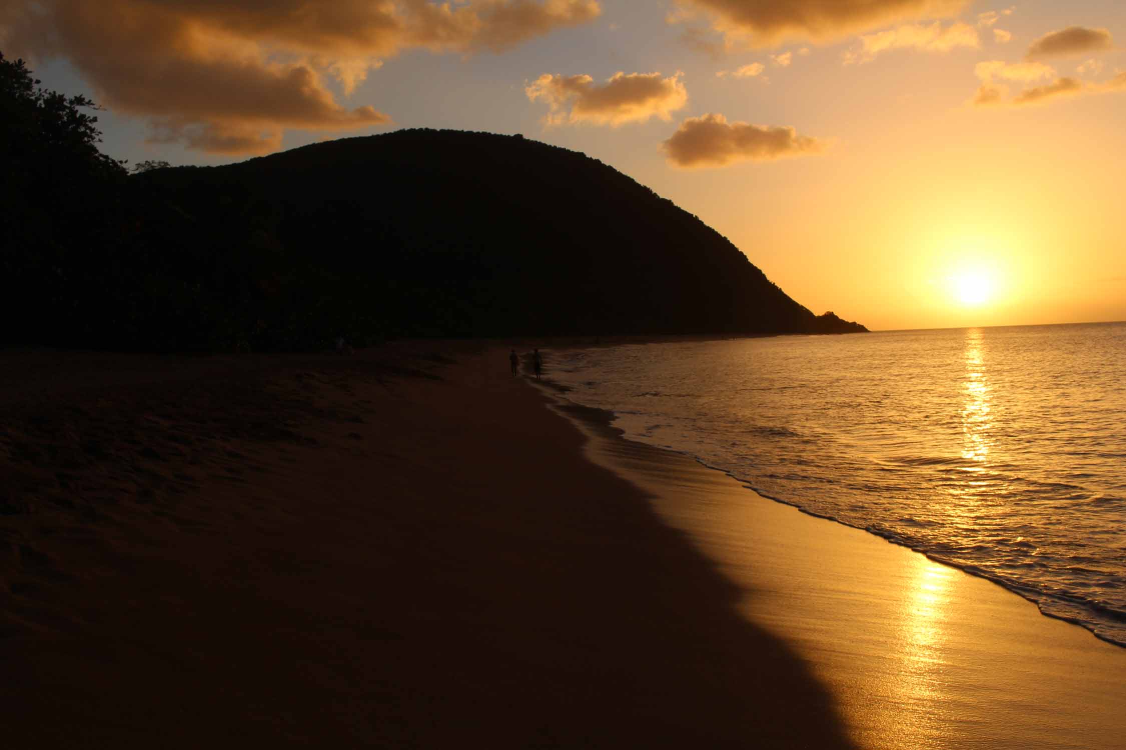 Deshaies, plage de la Grande-Anse, coucher de soleil