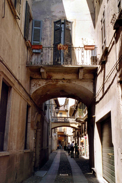 Orta, San Giulio, ruelle