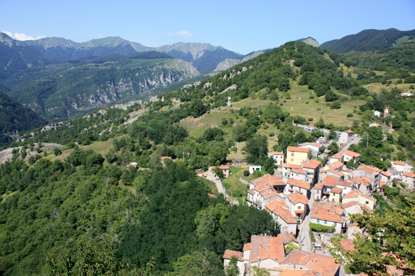 Village de Montefegatesi