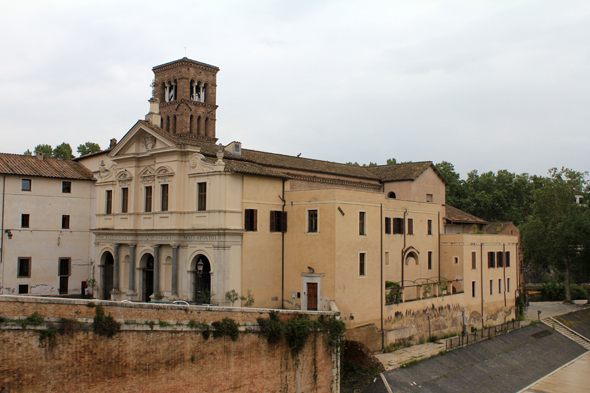 Basilique San Bartolomeo all'Isola