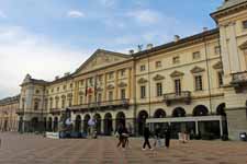 Piazza E. Chanoux