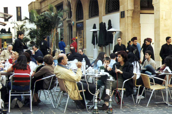 Beyrouth, fumeurs de narghilé