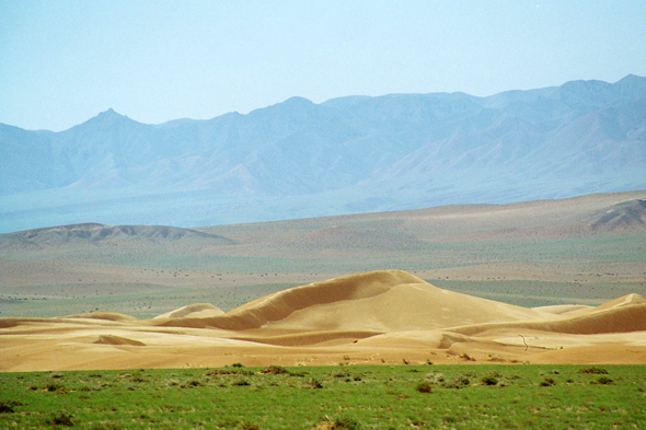 Baruun Bayan Ulaan, paysage