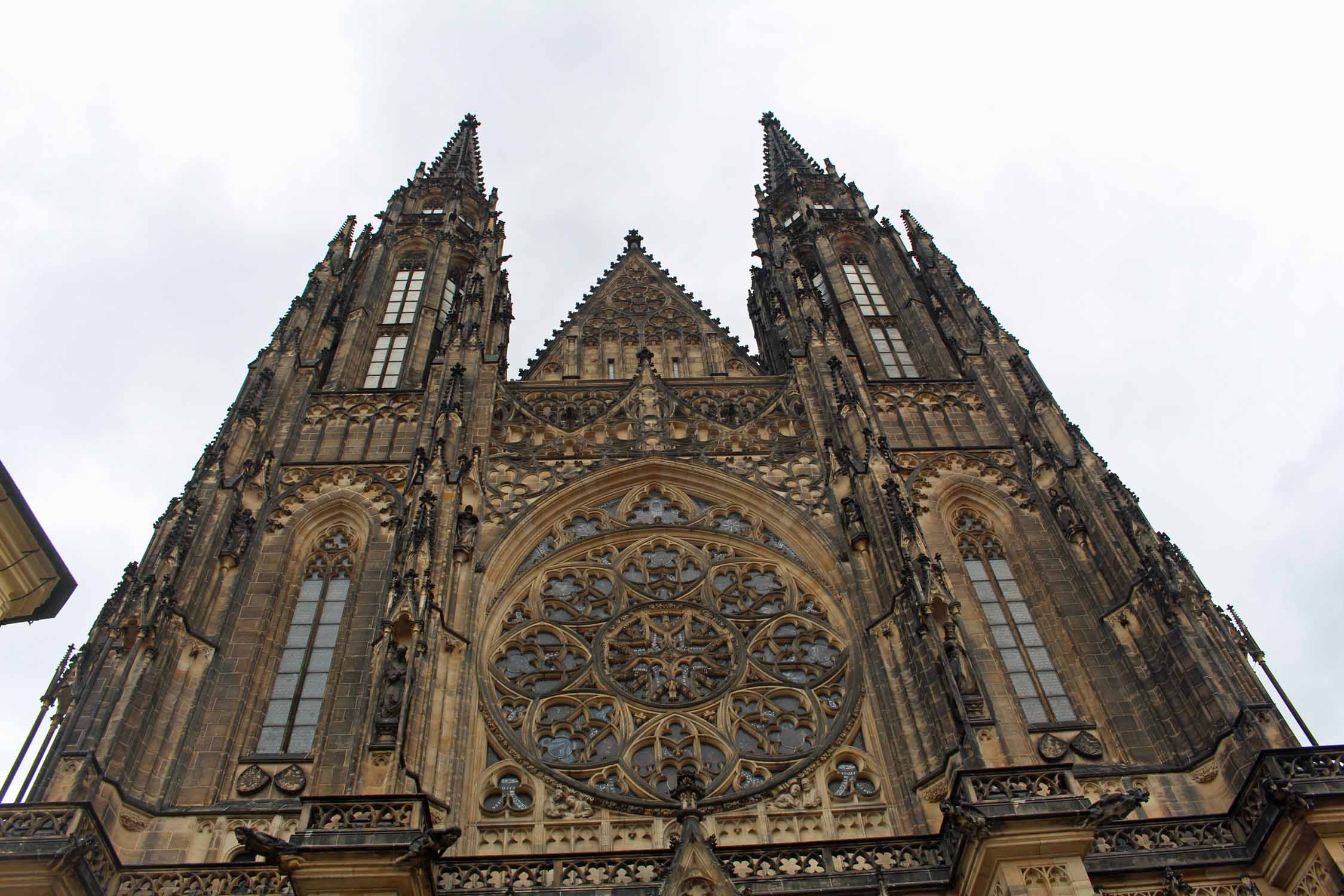 Prague, cathédrale Saint-Guy, façade
