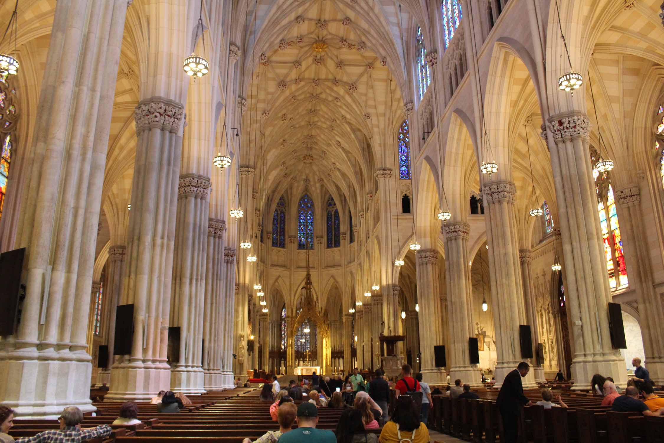 New York, Manhattan, cathédrale Saint-Patrick, intérieur