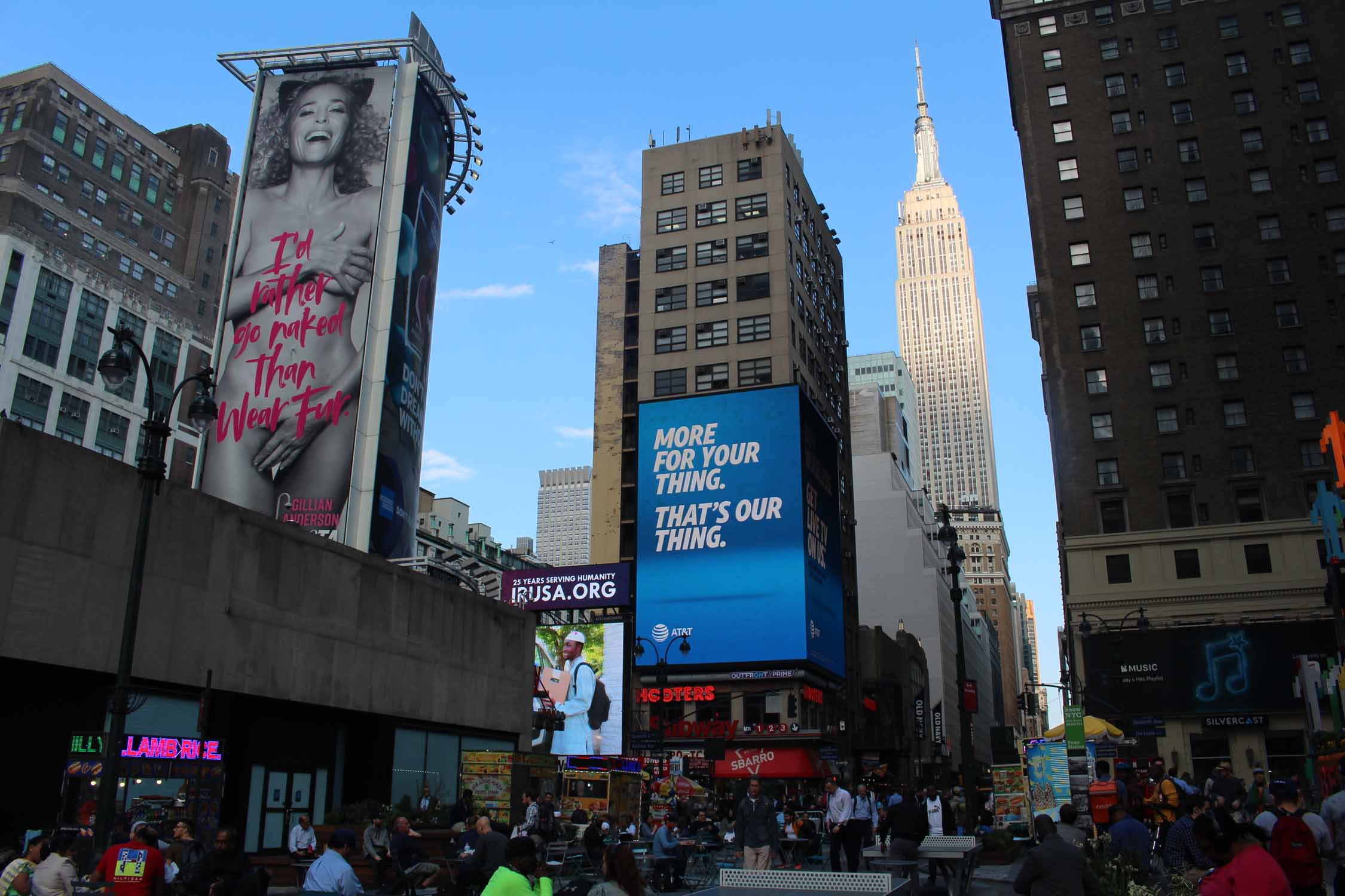 New York, Manhattan, Trente-Quatrième rue, publicités