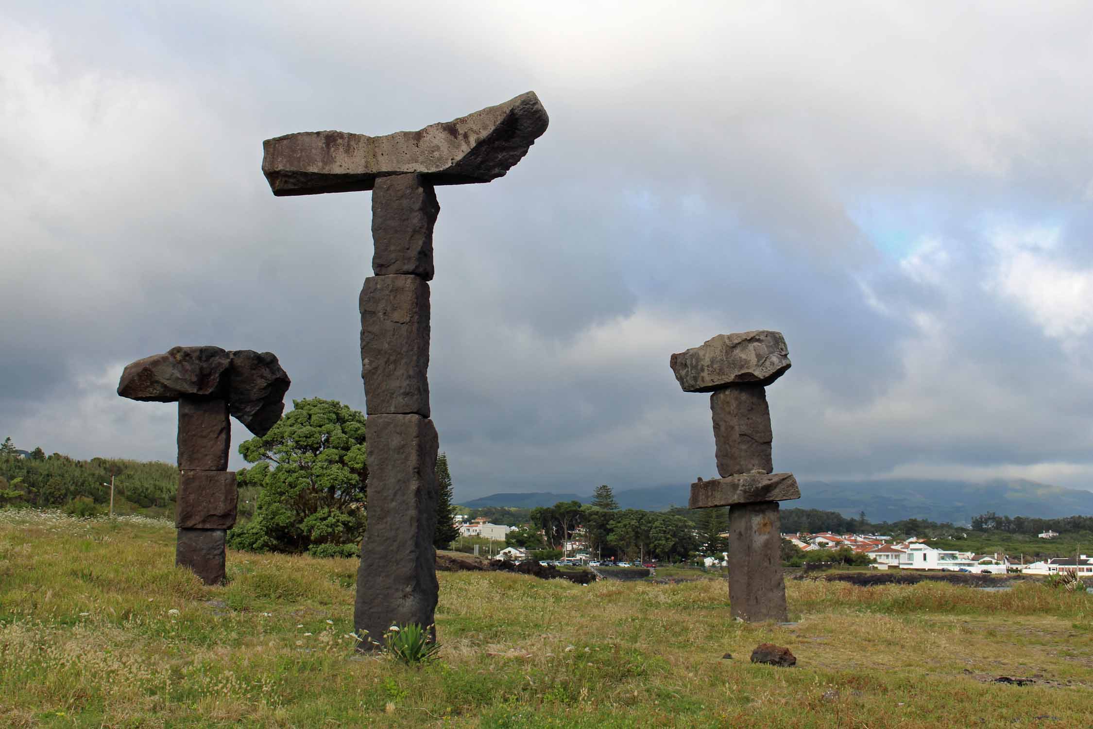 Açores, São Miguel, sculpture Minoru Niizuma