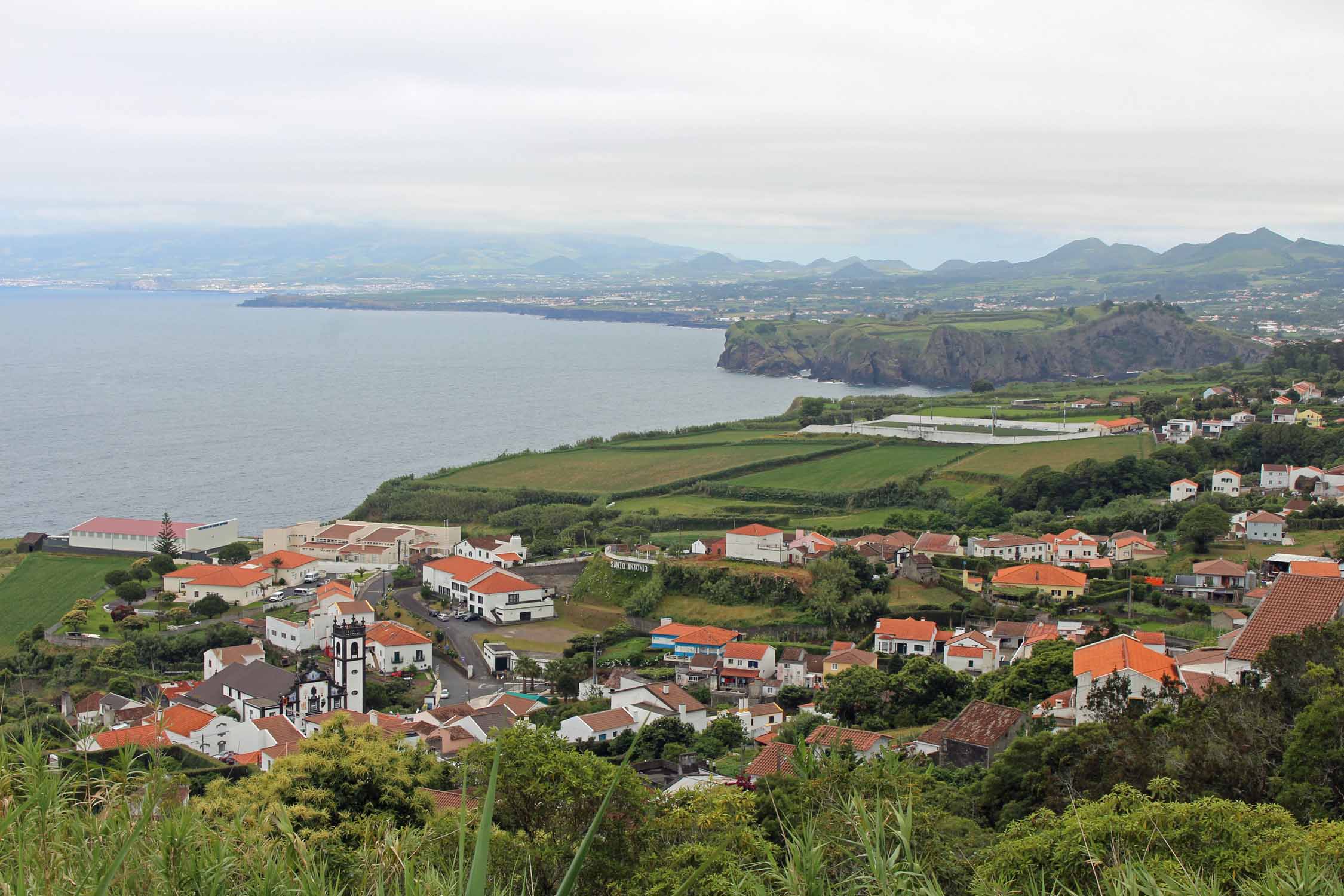 La côte nord de São Miguel, Açores