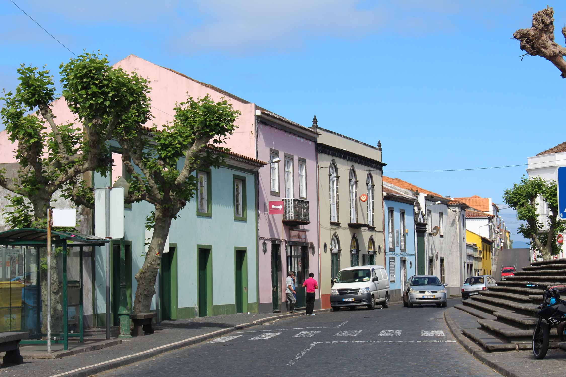 Le village de Fenais da Luz sur l'île de São Miguel, Açores