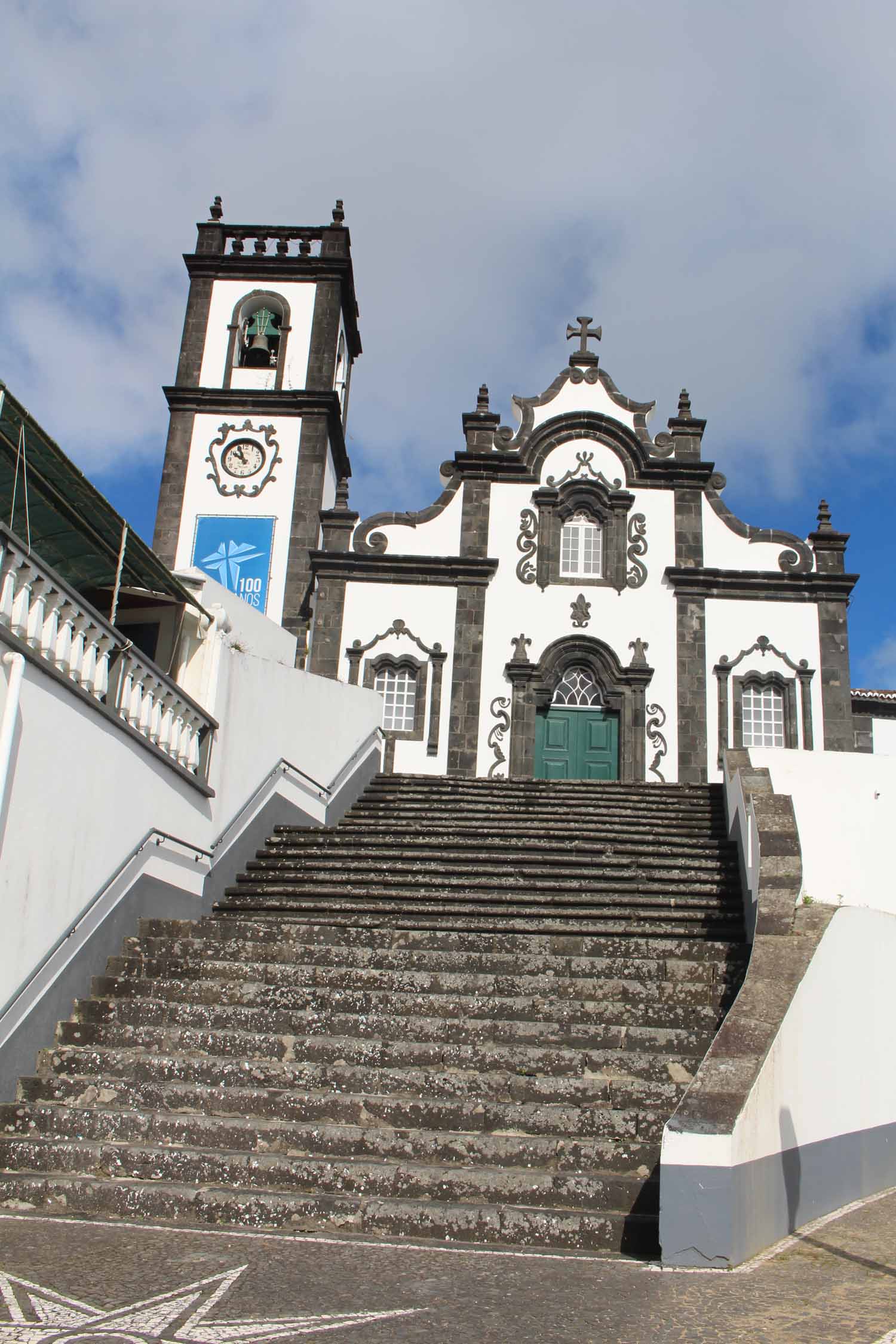 L'église de Porto Formoso sur l'île de São Miguel, Açores
