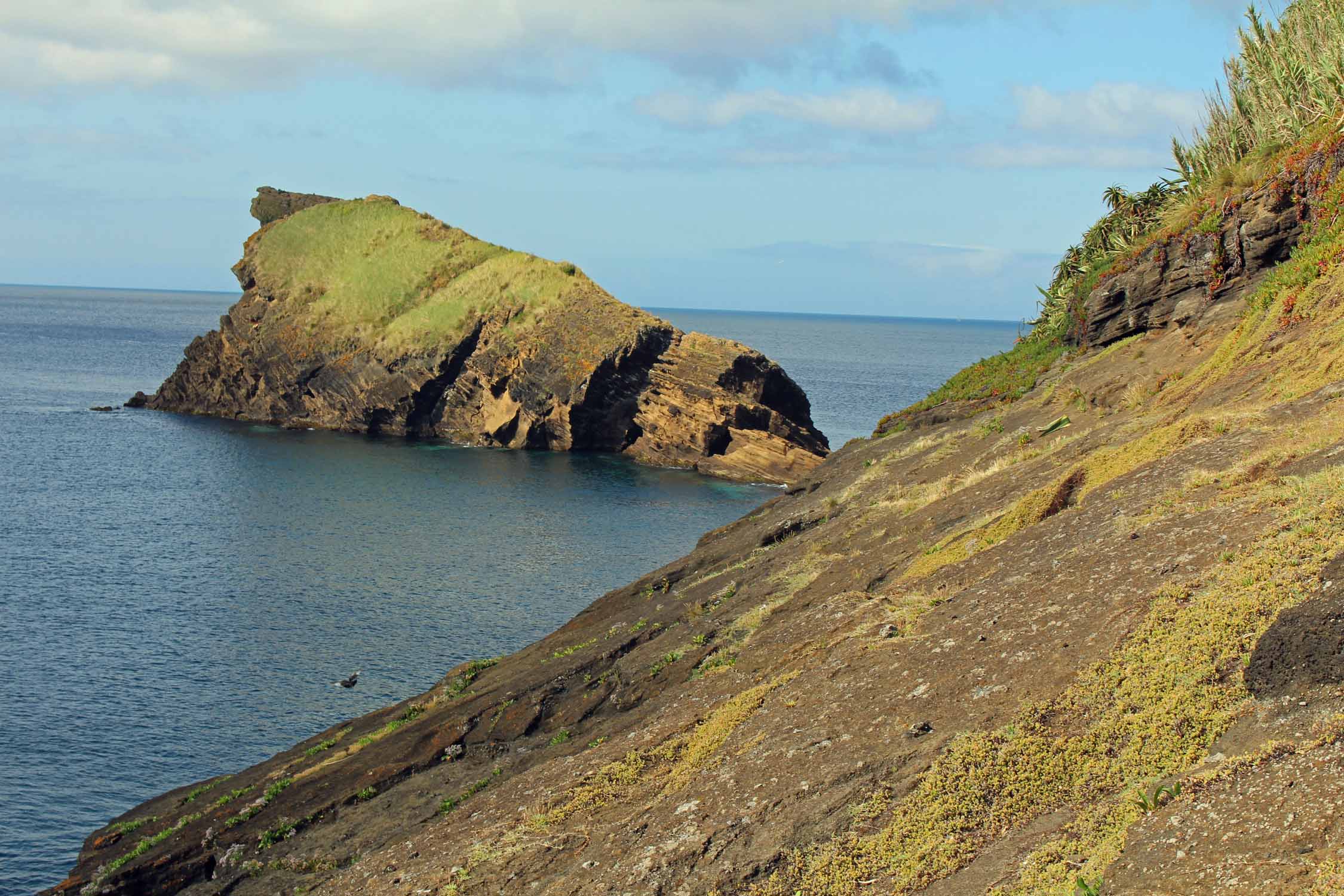 L'îlot de Ilheu de São Roque sur l'île de São Miguel, Açores