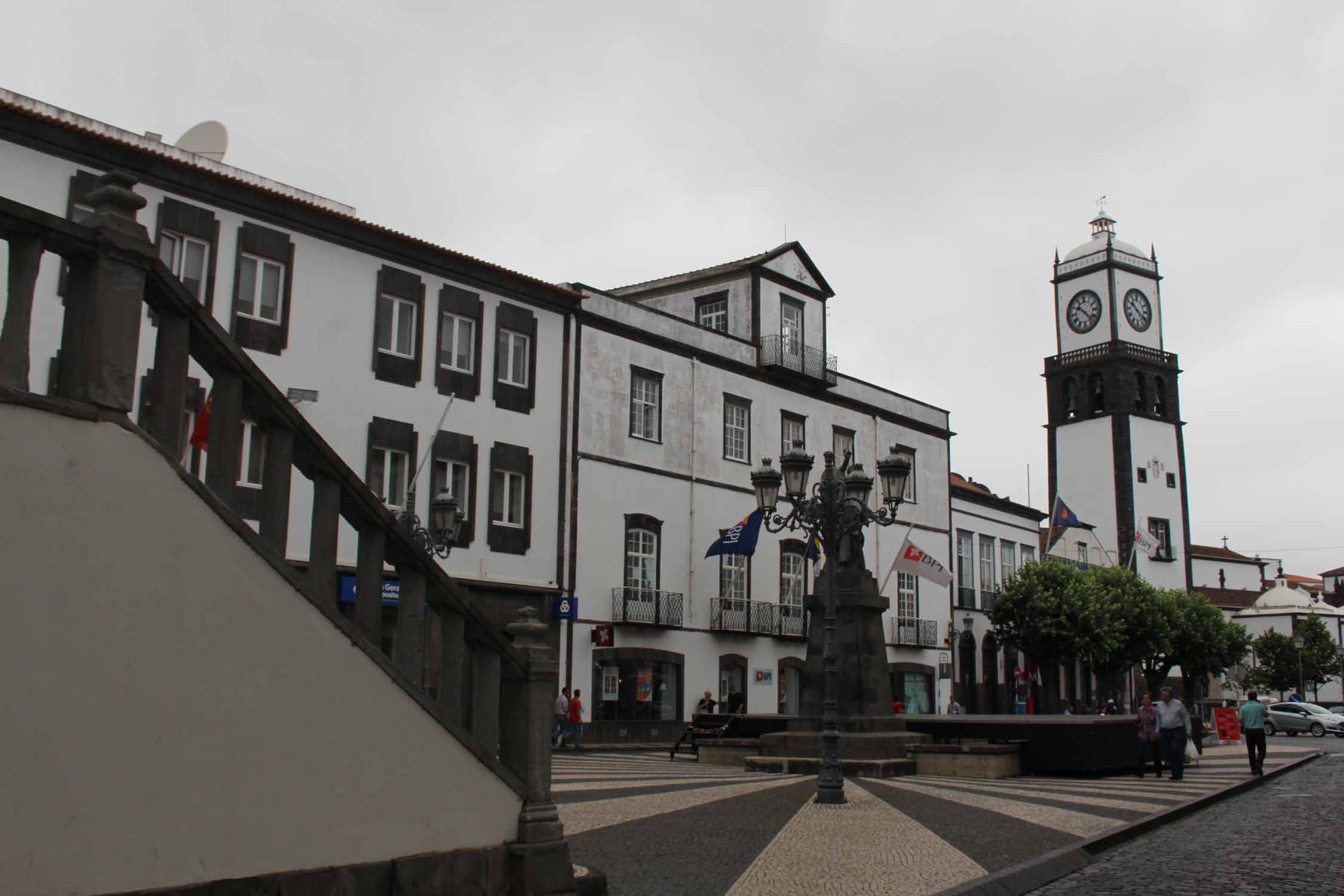 La place de la mairie à Ponta Delgada, île de São Miguel, Açores