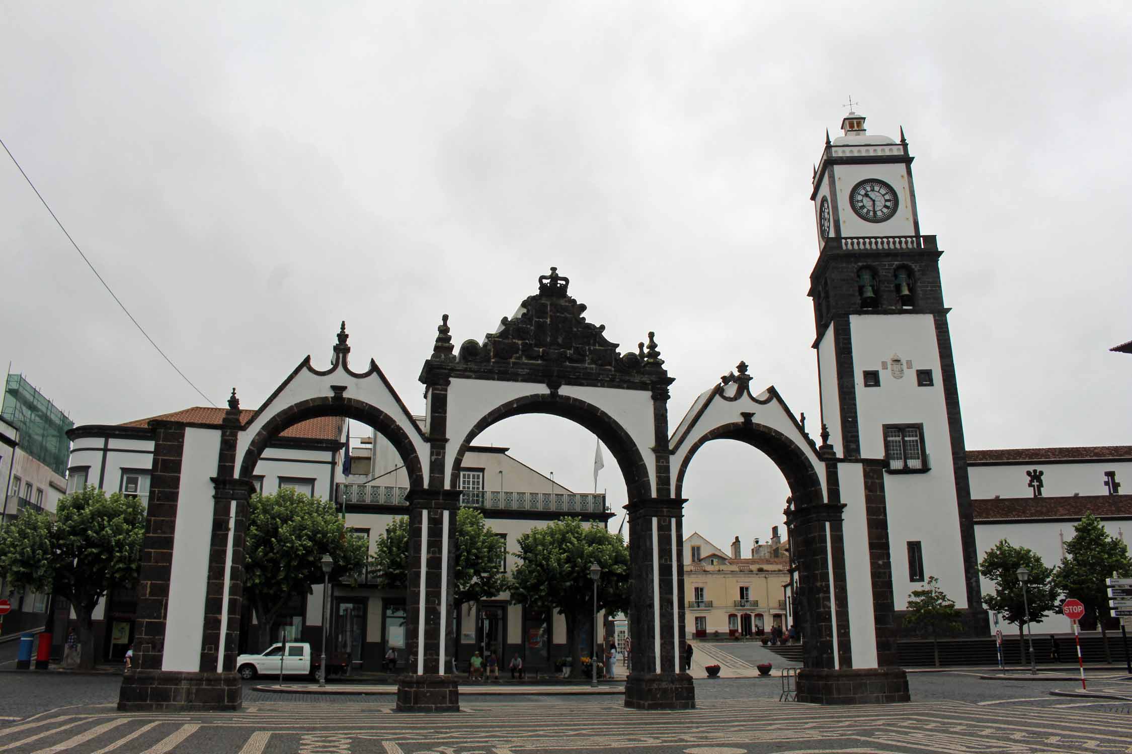 La Porte de la ville à Ponta Delgada, île de São Miguel, Açores