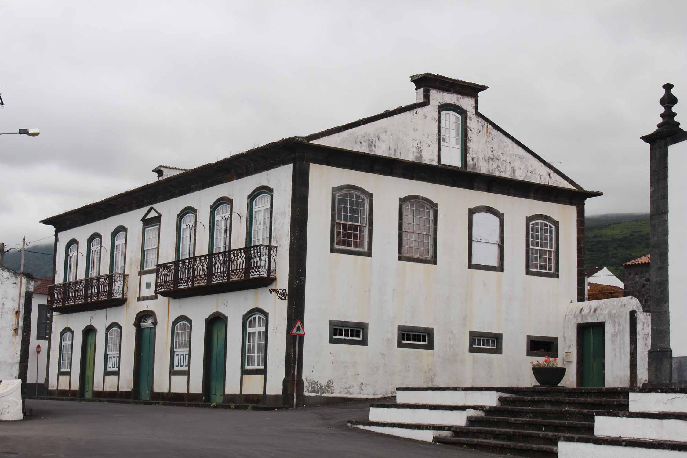 Açores, Île de Pico, Santo Antonio, bâtiment