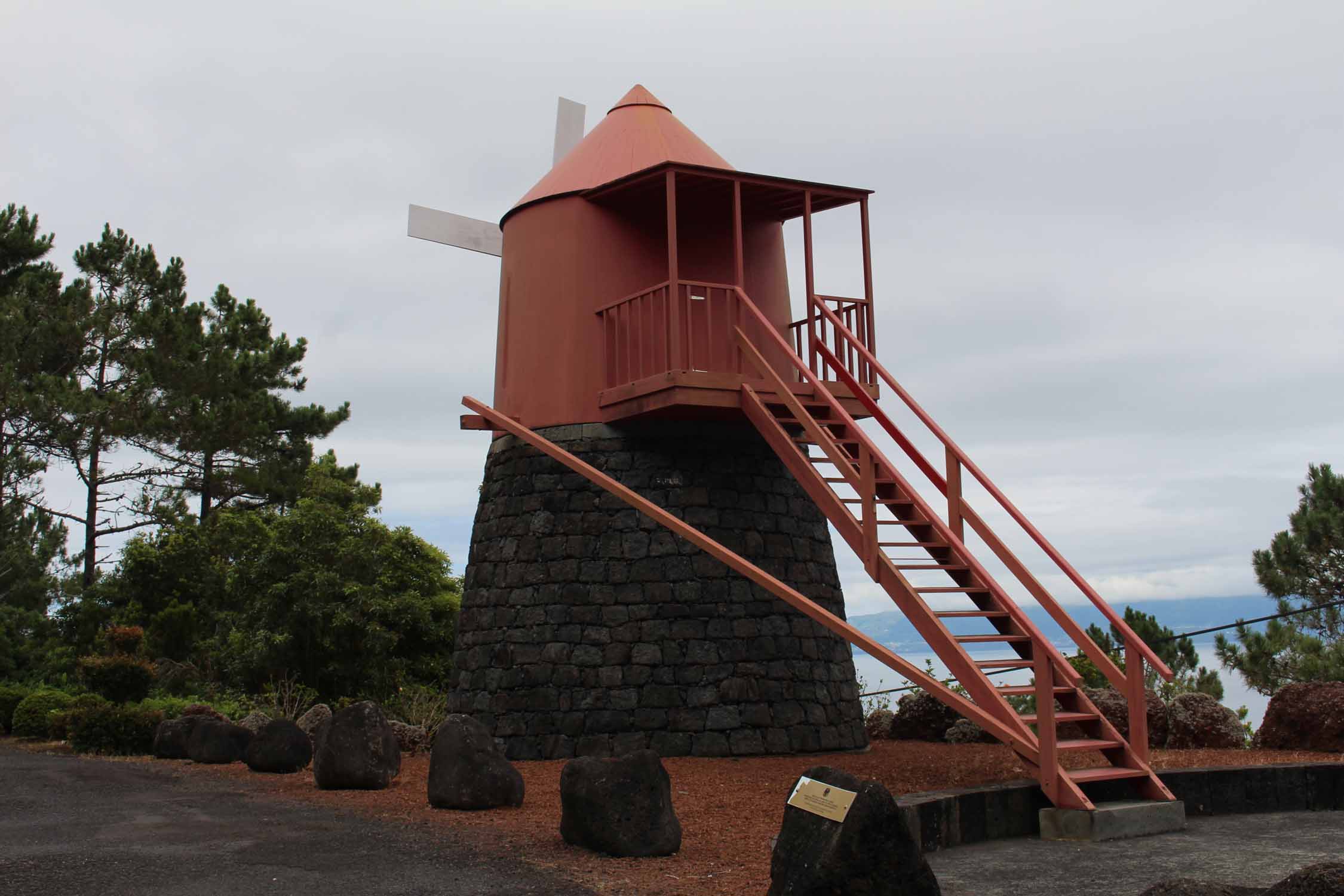 Le moulin de Prainha sur l'île de Pico, Açores