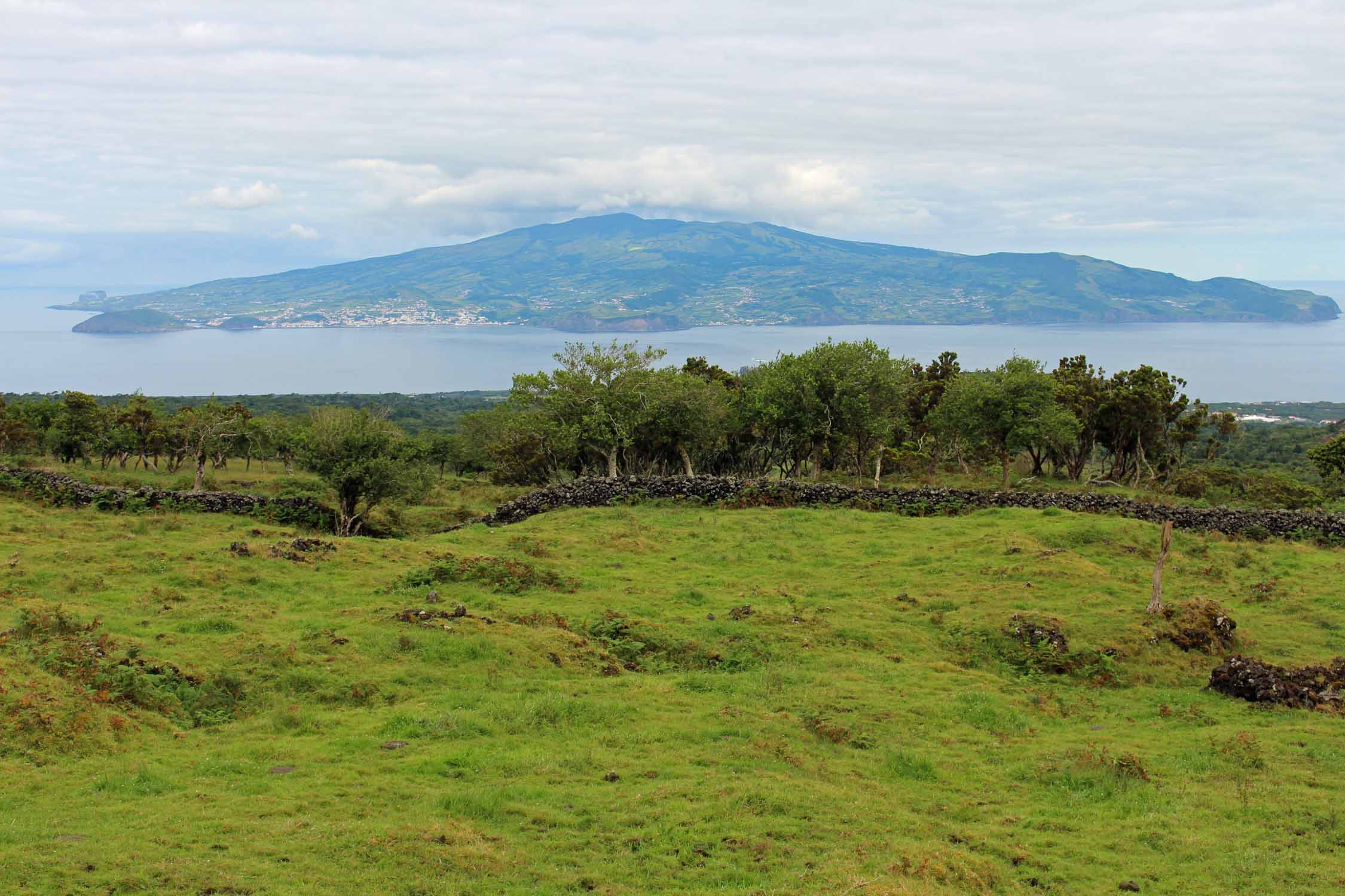 Jolie vue de Faial, île de Pico, Açores