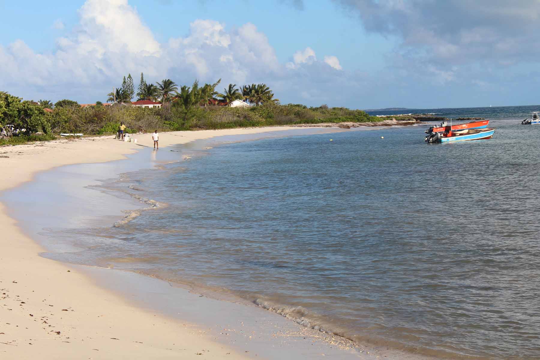 Ile d'Anguilla, Blowing Point Harbour