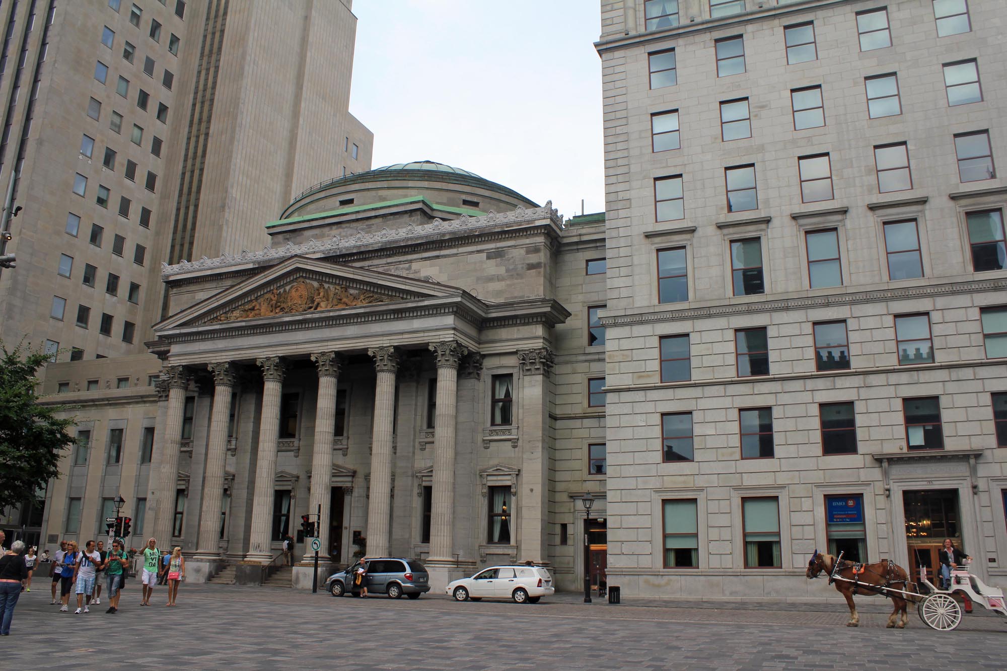 Montréal, Place d'Armes, Banque de Montréal