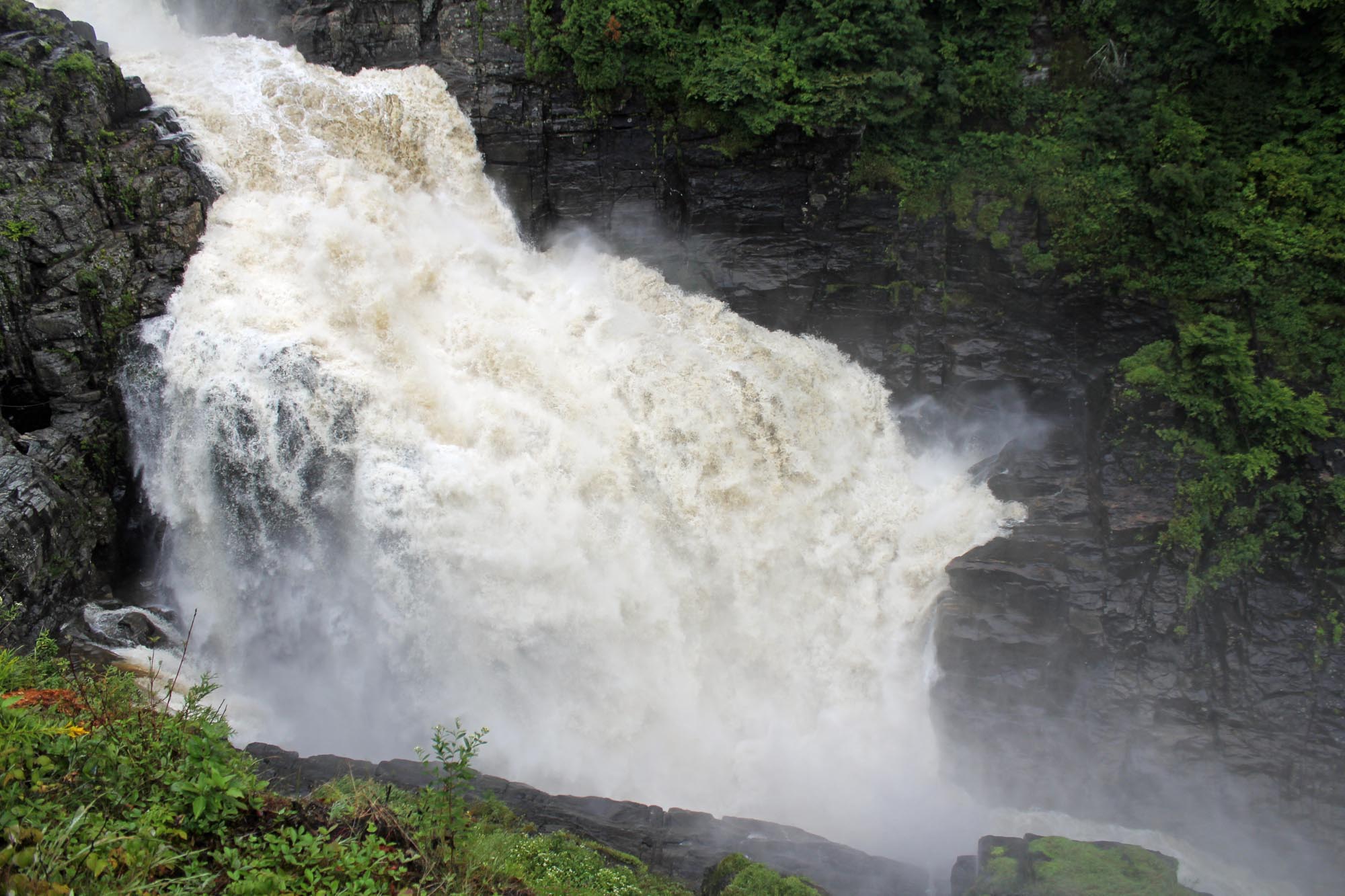 Canyon Sainte-Anne, chutes