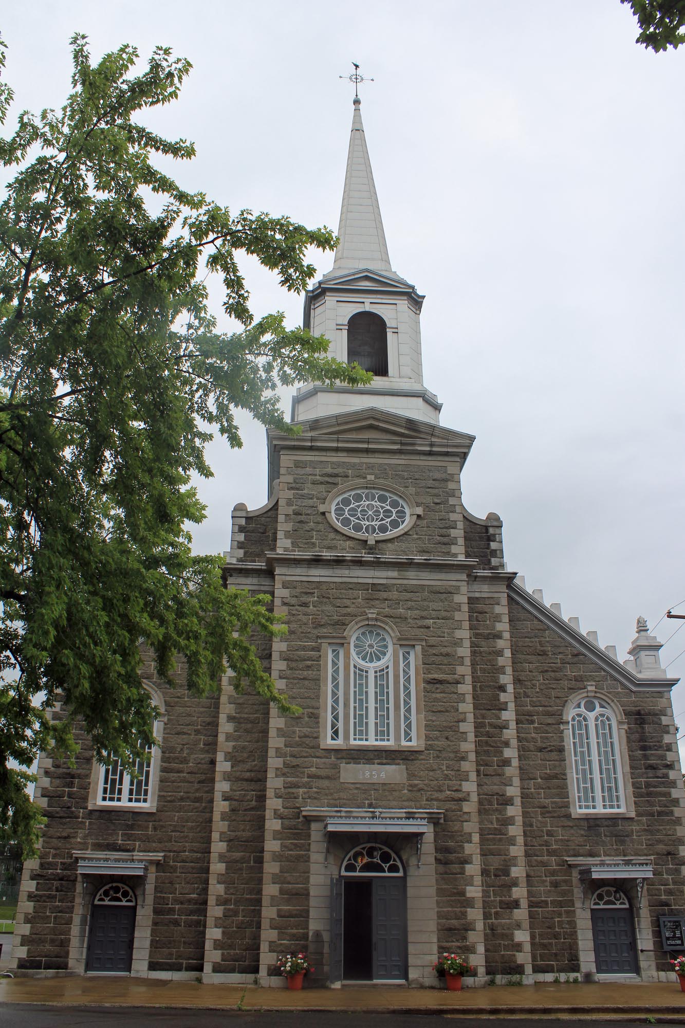 L'église Saint-François-de-Sales de Neuville