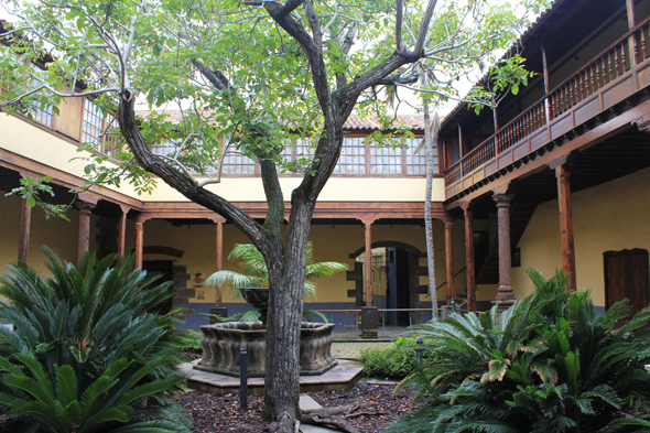 Ténérife, La Laguna, patio