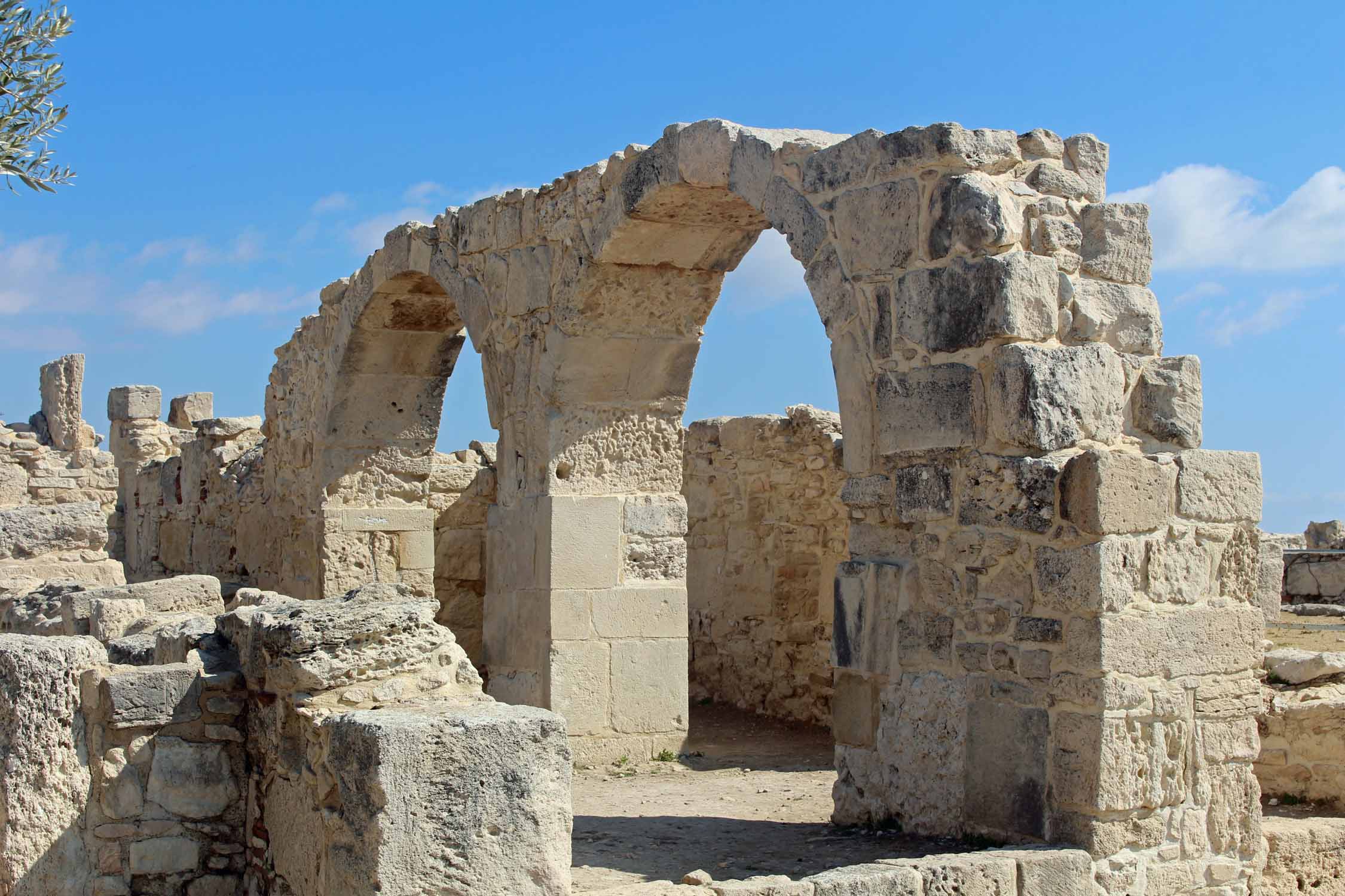 Kourion, site archéologique, arches