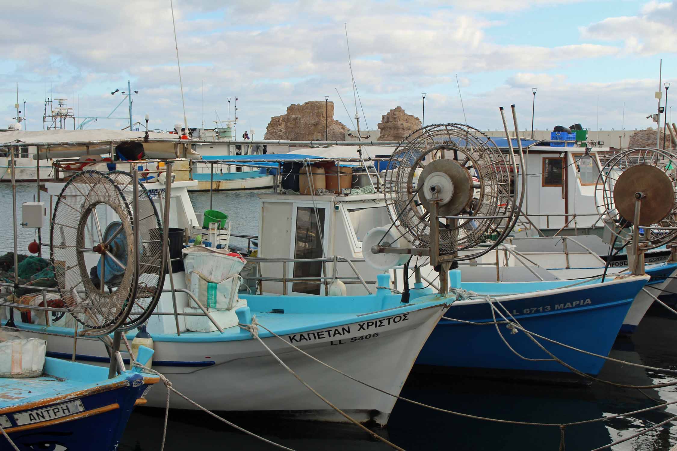 Paphos, port, bateaux de pêcheurs